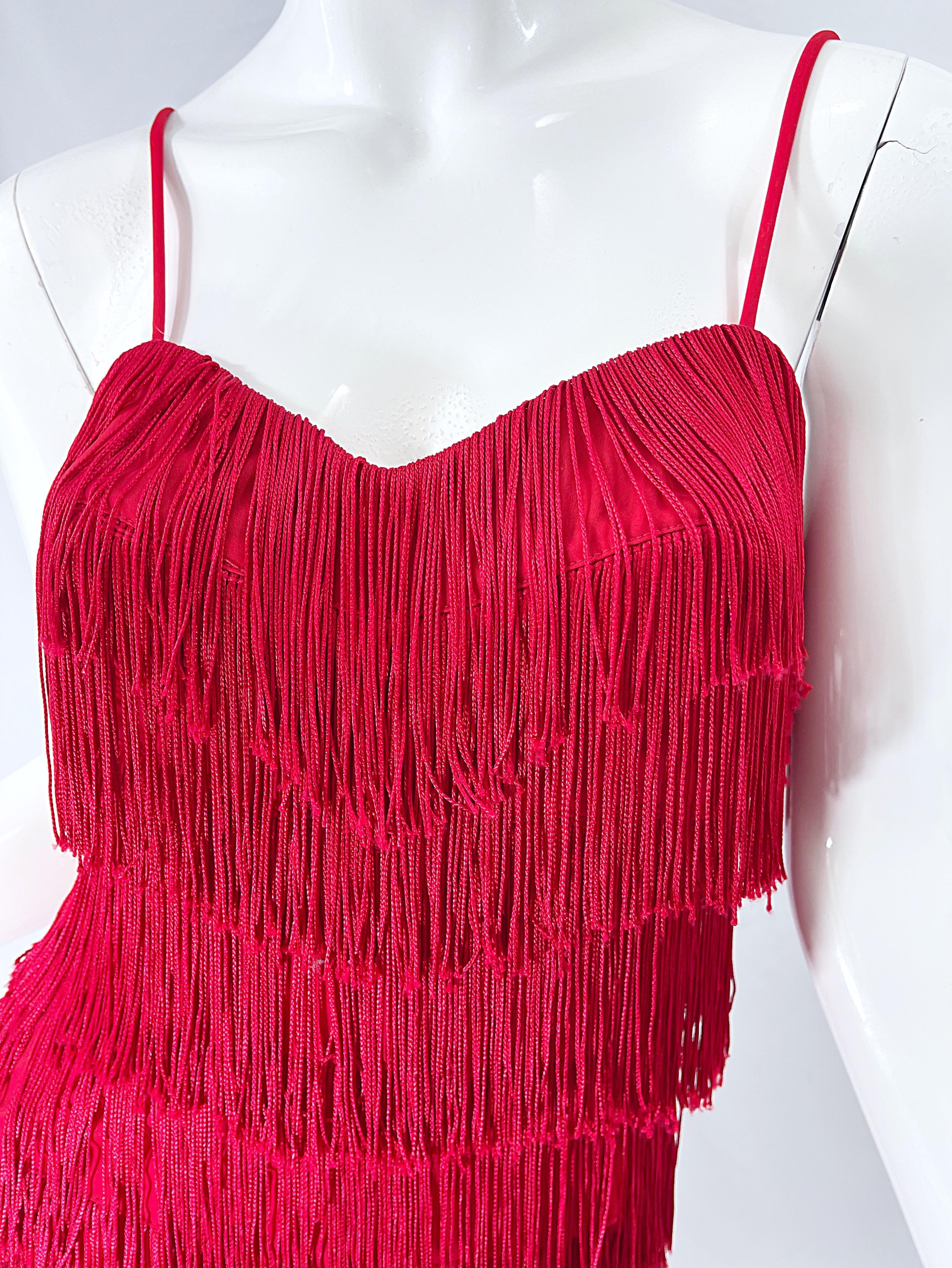 1920er Vintage 80er Jahre lippenstiftrotes Minikleid mit Fransen Größe 6 aus Jersey im Zustand „Hervorragend“ in San Diego, CA