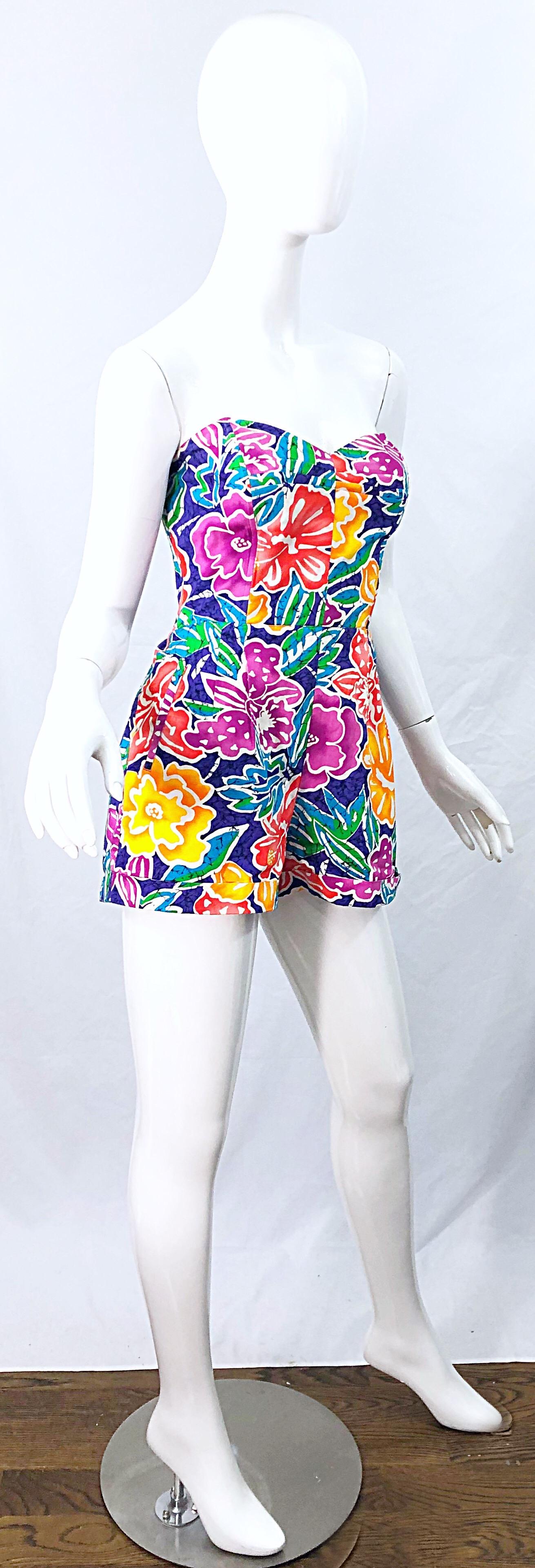 1980s Does 1950s Hawaiian Flower Print Strapless Cotton Vintage Romper Jumpsuit For Sale 2