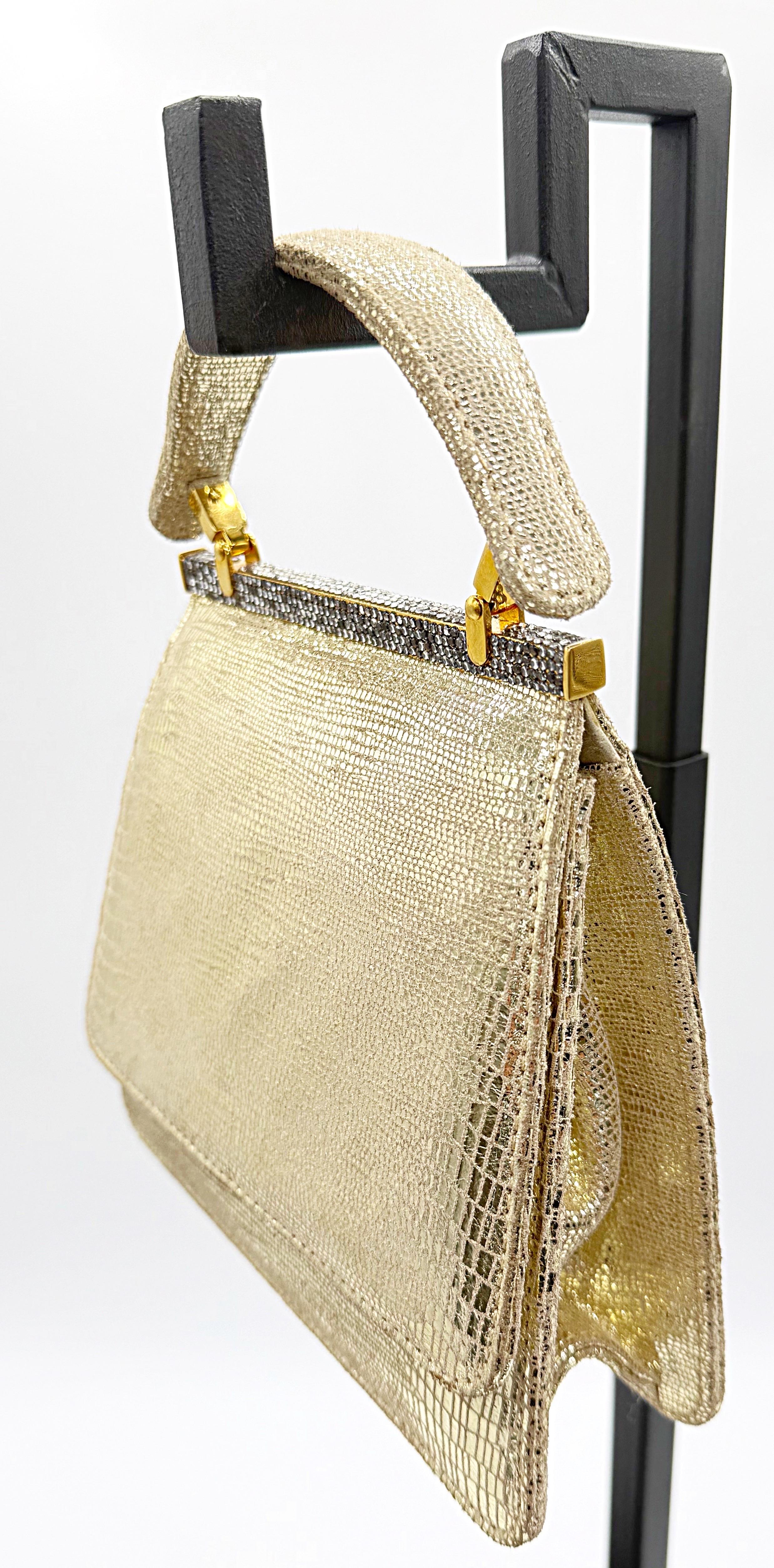 1980s does 1960s Gold Metallic Embossed Lizard Rhinestone Eveinng Handbag Purse In Good Condition For Sale In San Diego, CA