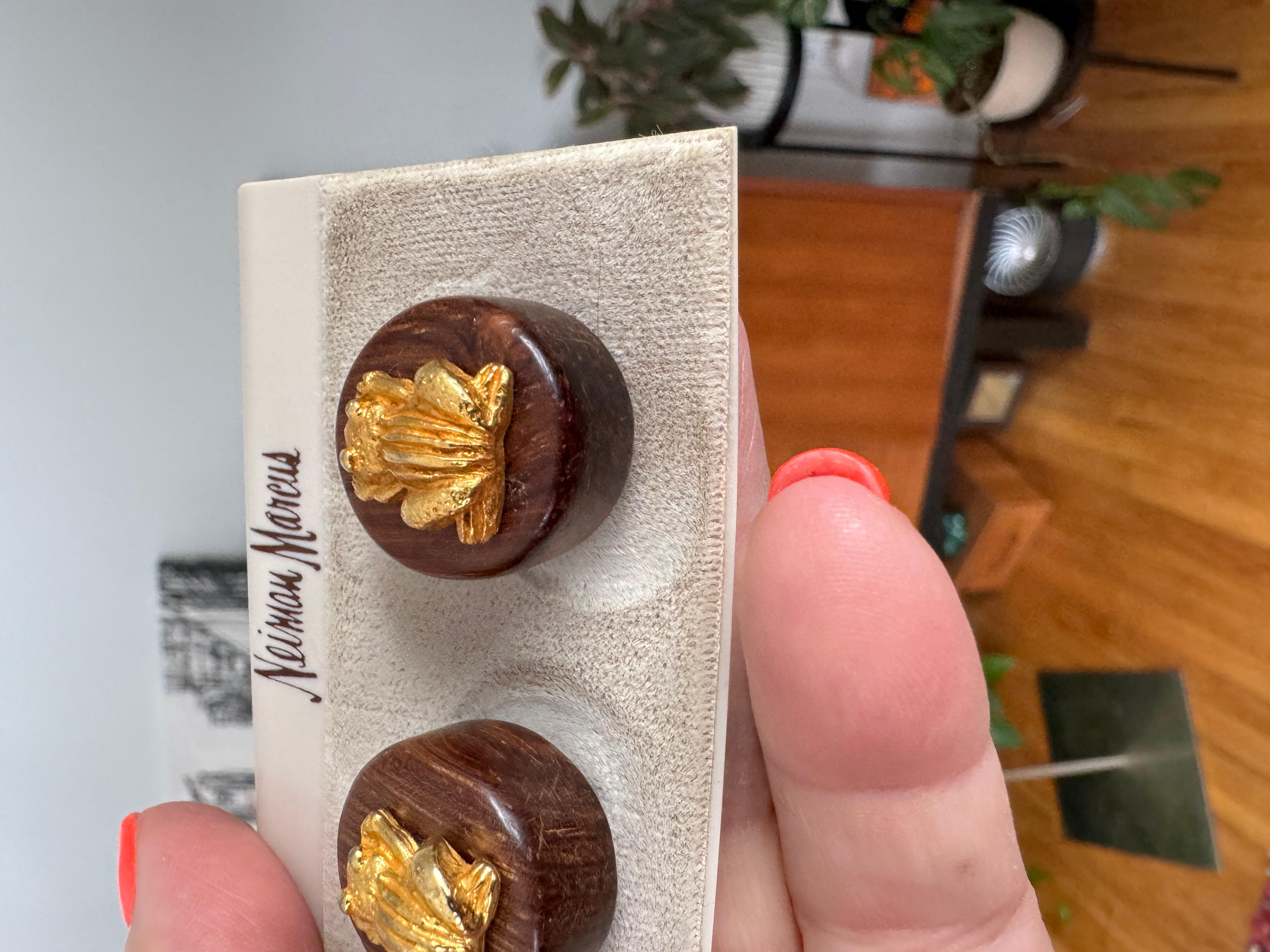 Dominique Aurientis Boucles d'oreilles grenouille en bois et or des années 1980 en vente 3