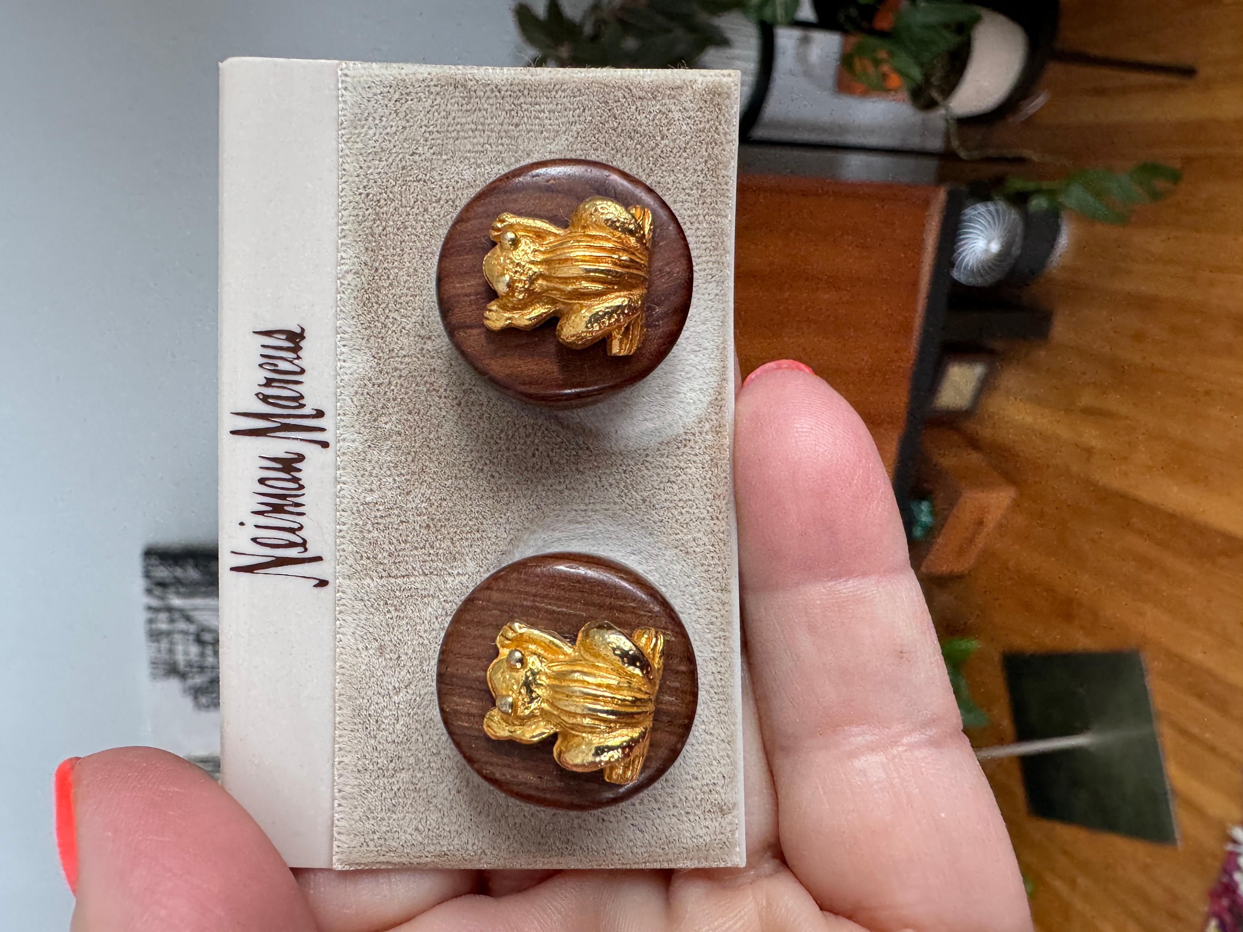 Dominique Aurientis Boucles d'oreilles grenouille en bois et or des années 1980 en vente 5