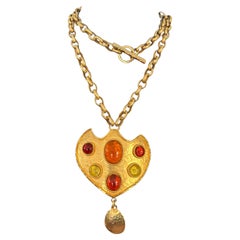 Collar Escudo de cristal gripoix Dominique Aurientis, años 80 Nuevo, nunca usado Collar Escudo de cristal gripoix Dominique Aurientis, años 80 Nuevo, nunca usado