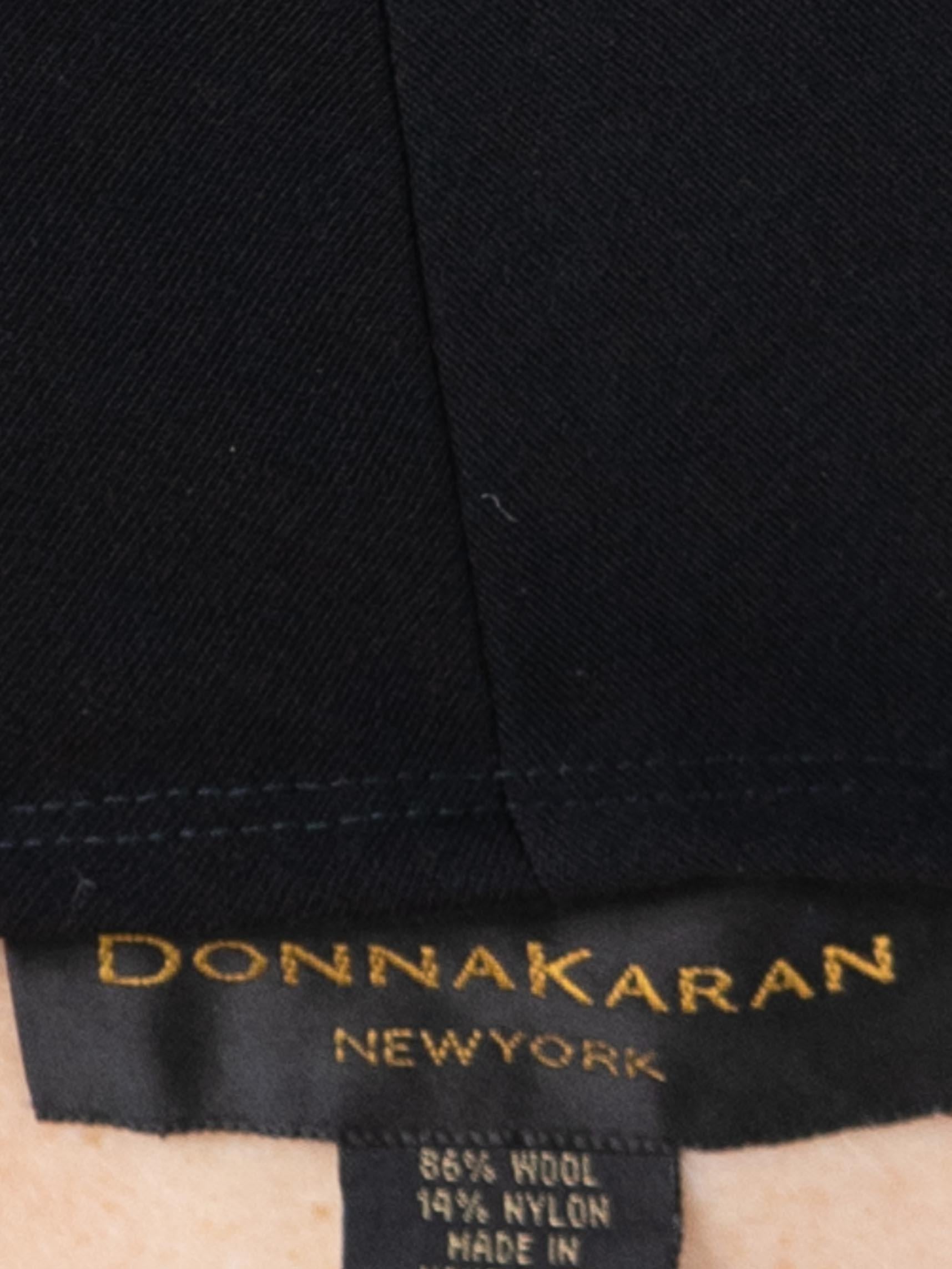 1980S DONNA KARAN Black Wool Knit Belted Wrap Dress (robe portefeuille en laine avec ceinture) en vente 6