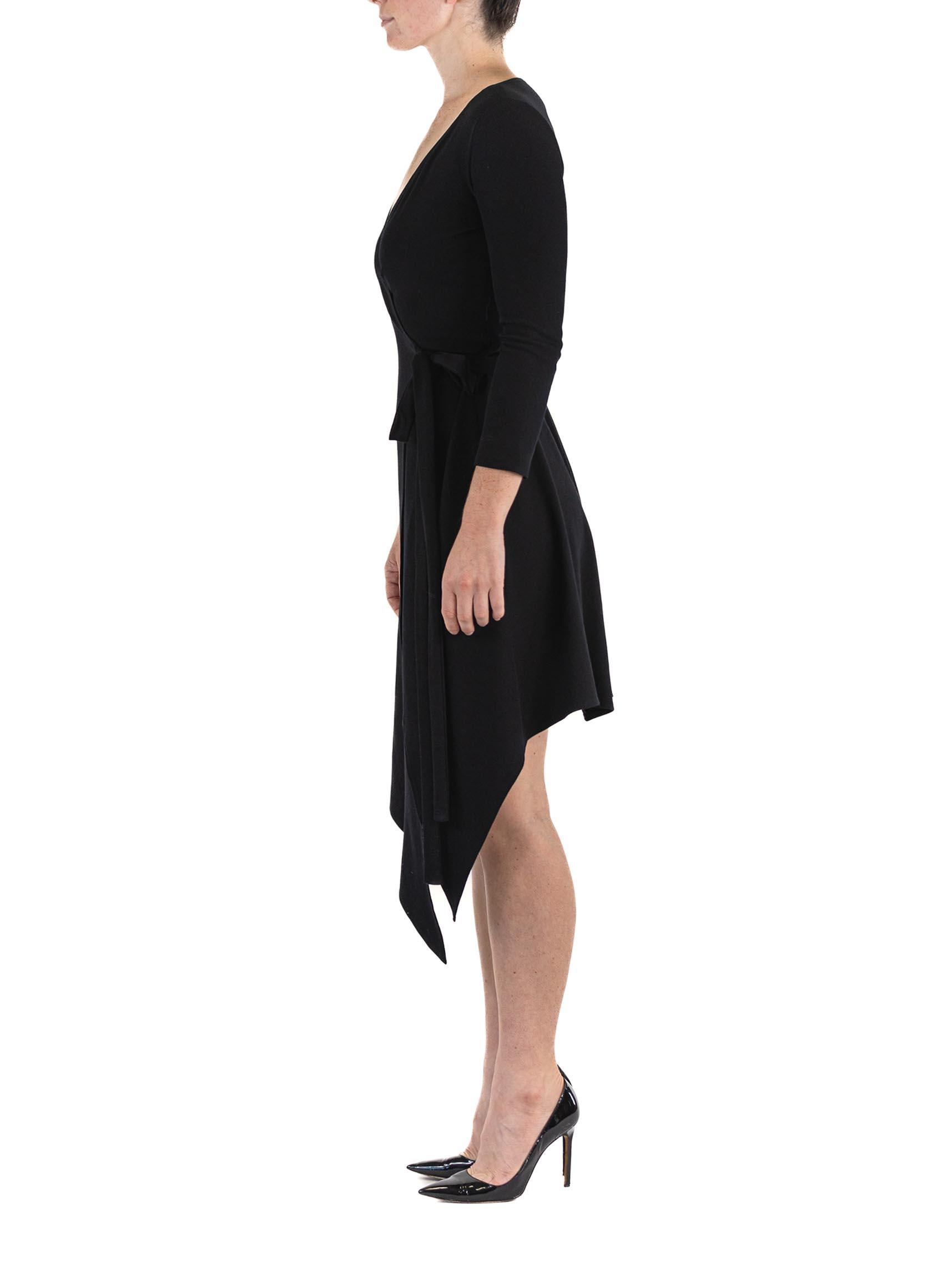 Noir 1980S DONNA KARAN Black Wool Knit Belted Wrap Dress (robe portefeuille en laine avec ceinture) en vente