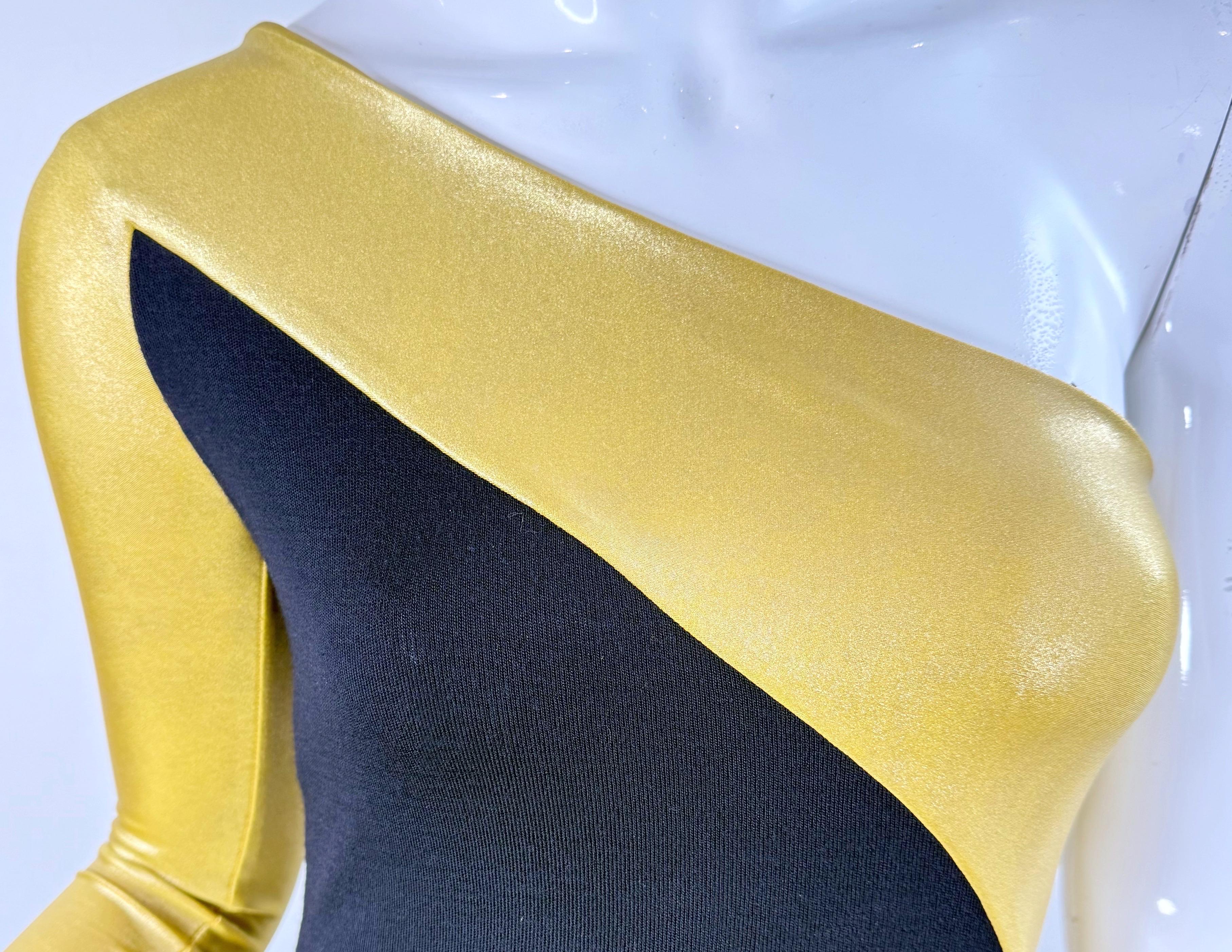 1980s Donna Karan New York Gold & Black One‑Shoulder Bodycon Stretch‑Wool Gown For Sale 2