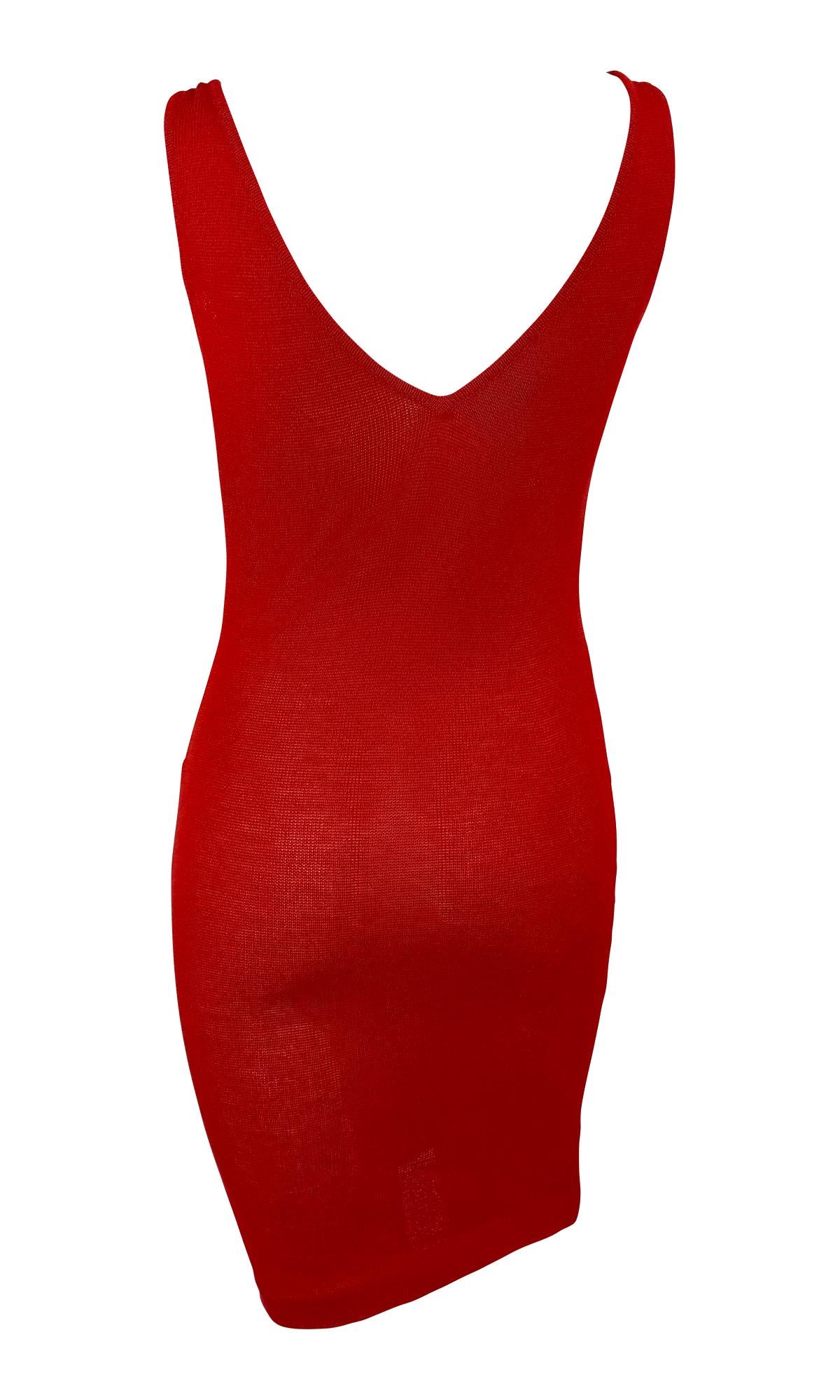 1980s Donna Karan Sheer Red Bodycon V Neck Cocktail Dress Excellent état - En vente à West Hollywood, CA