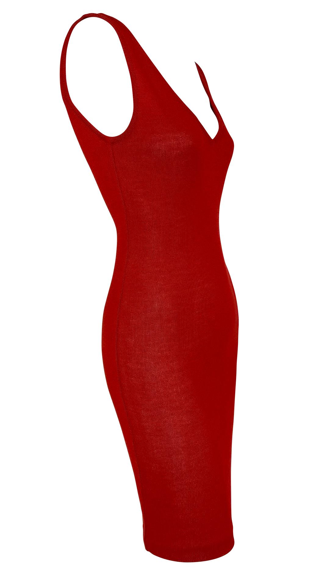 1980s Donna Karan Sheer Red Bodycon V Neck Cocktail Dress Pour femmes en vente