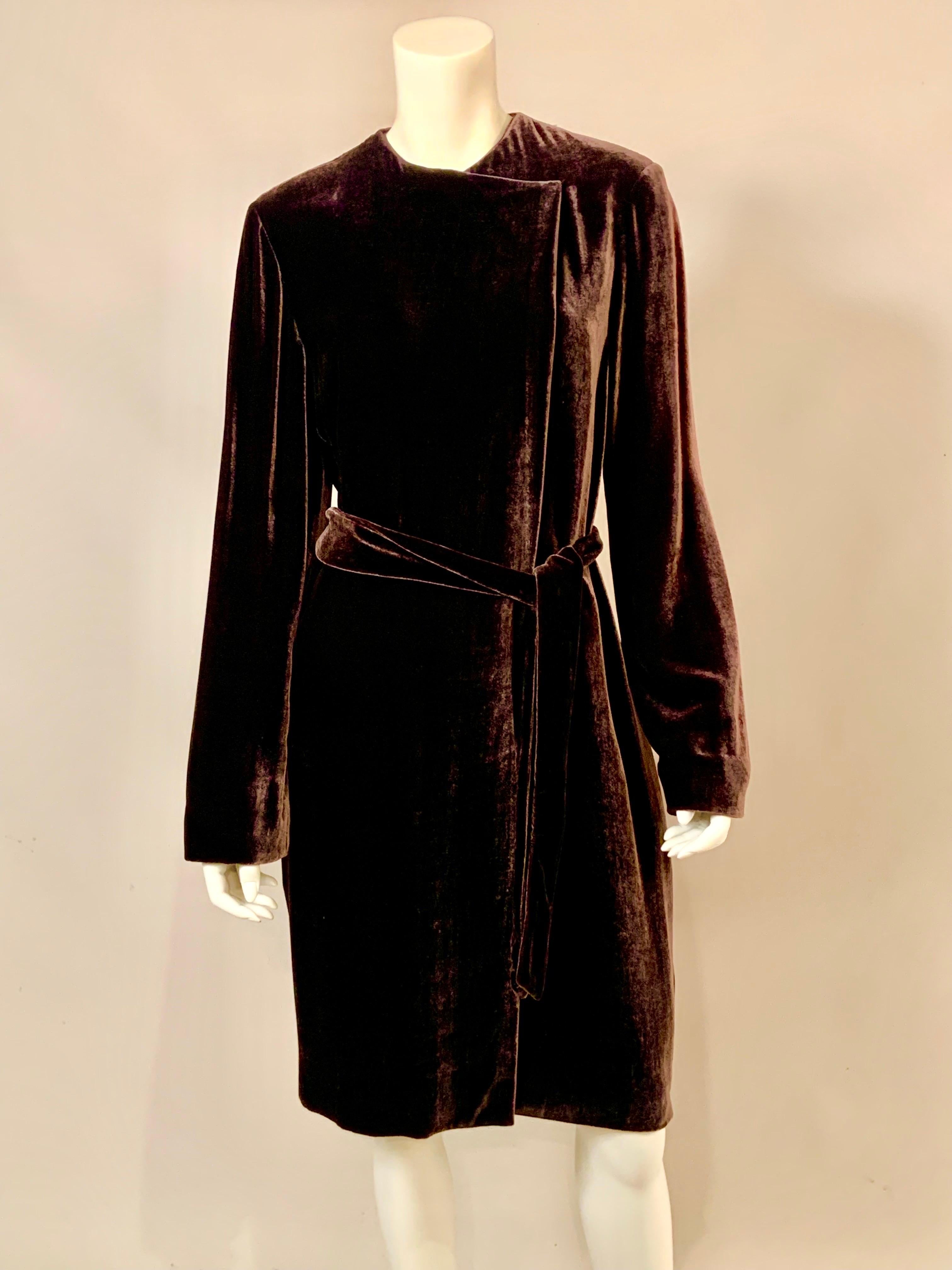 1980's Donna Karan Shimmering Brown Velvet Evening Coat with Optional Tie Belt For Sale 2