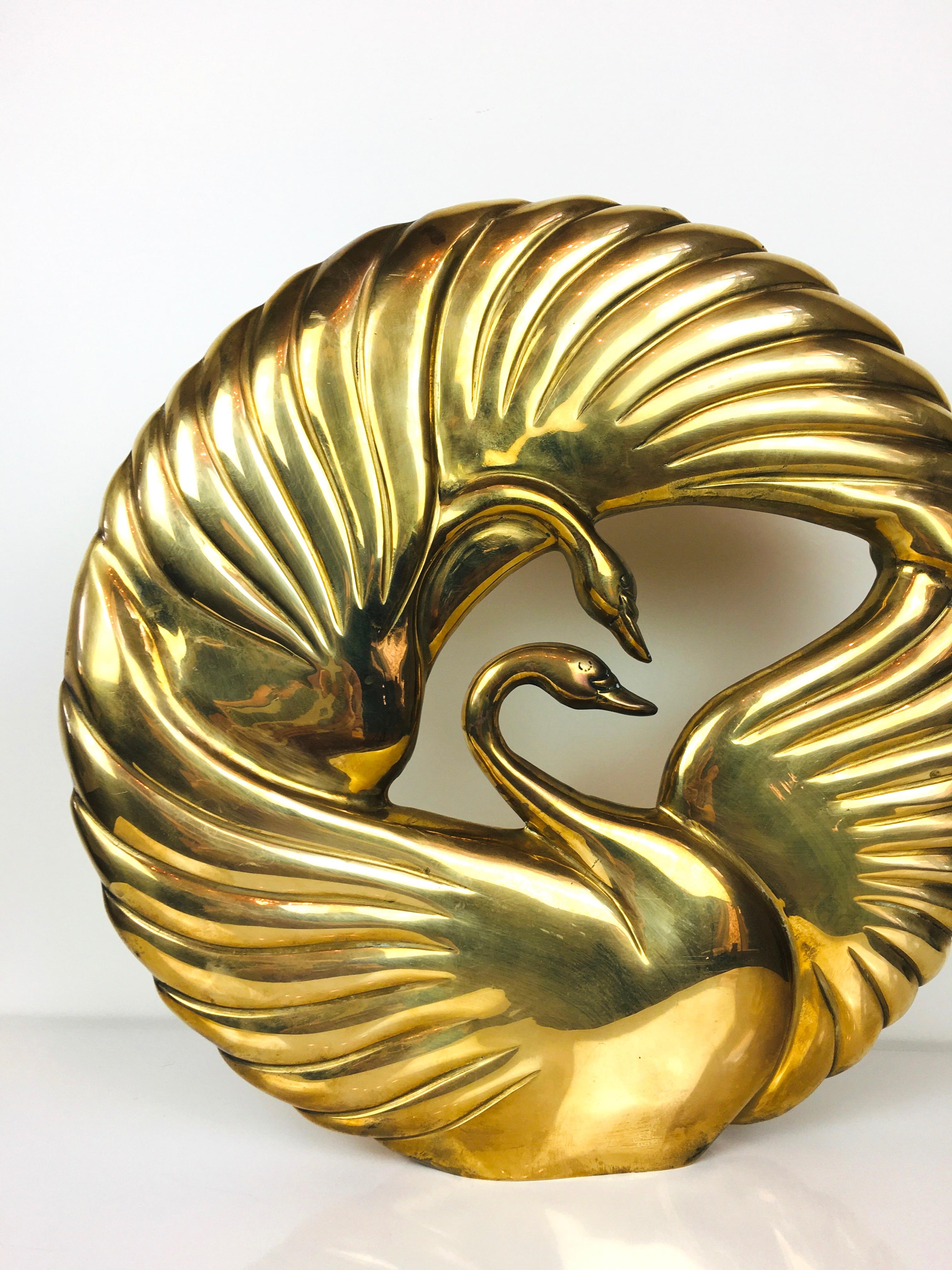 1980s Double Swan Dolbi Cashier Vintage Brass Table Sculpture In Good Condition In Las Vegas, NV