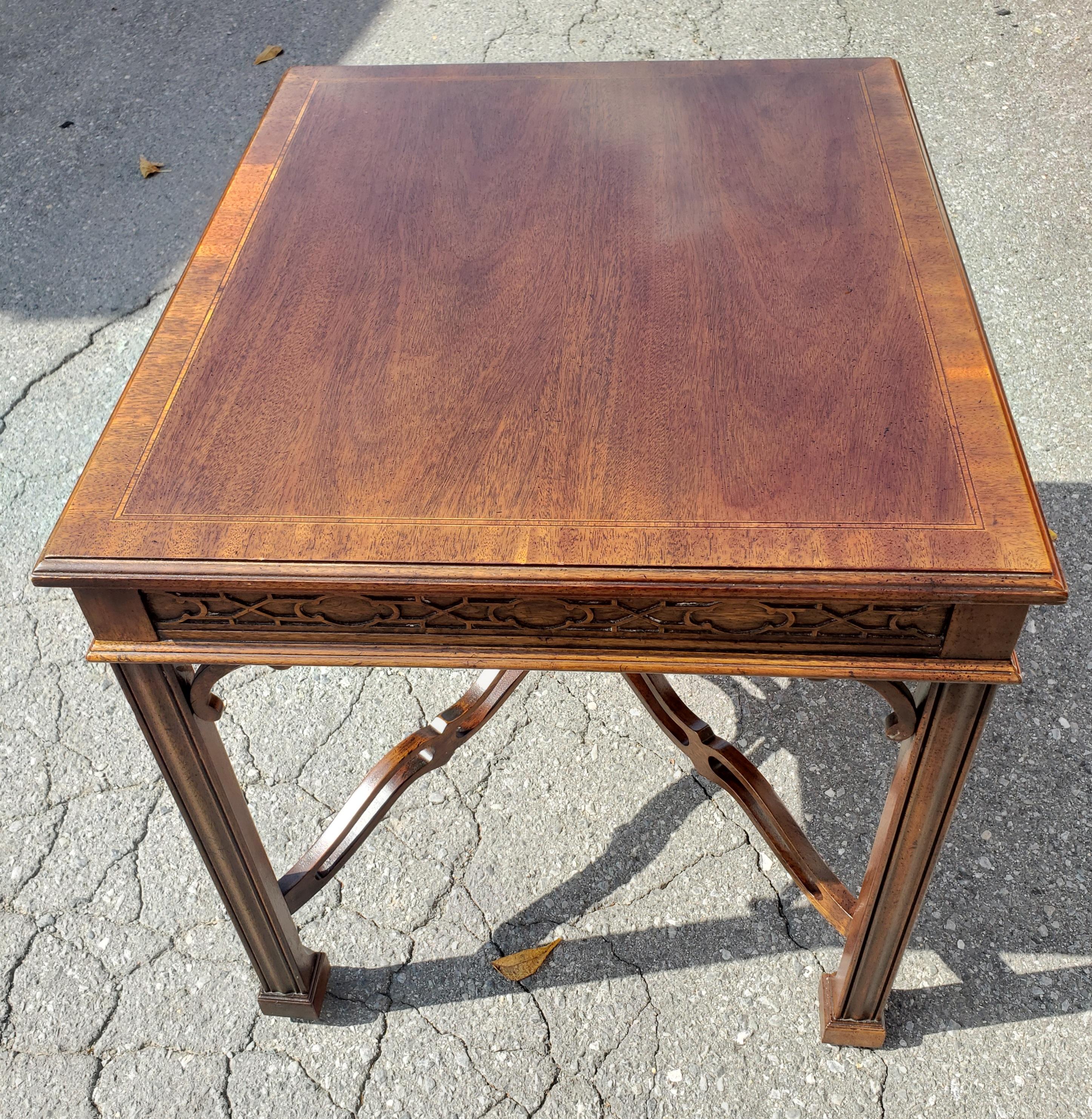 1980s Drexel Heritage Chippendale Walnut Accent Table W/ Fretwork and Banded Top For Sale 4