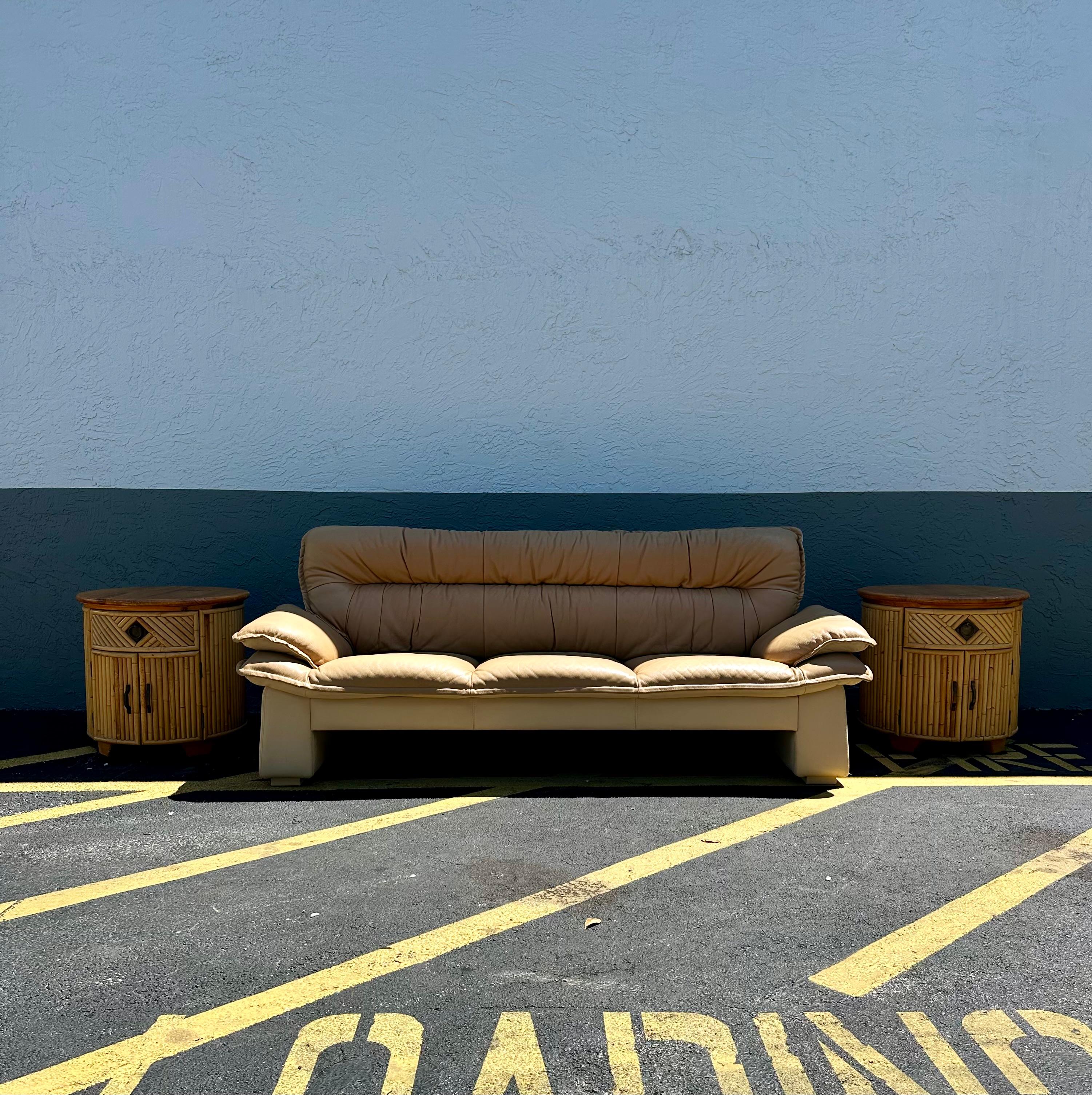 Comodini a tamburo degli anni '80 in rattan e canna di Oak, set di 2 in vendita 5