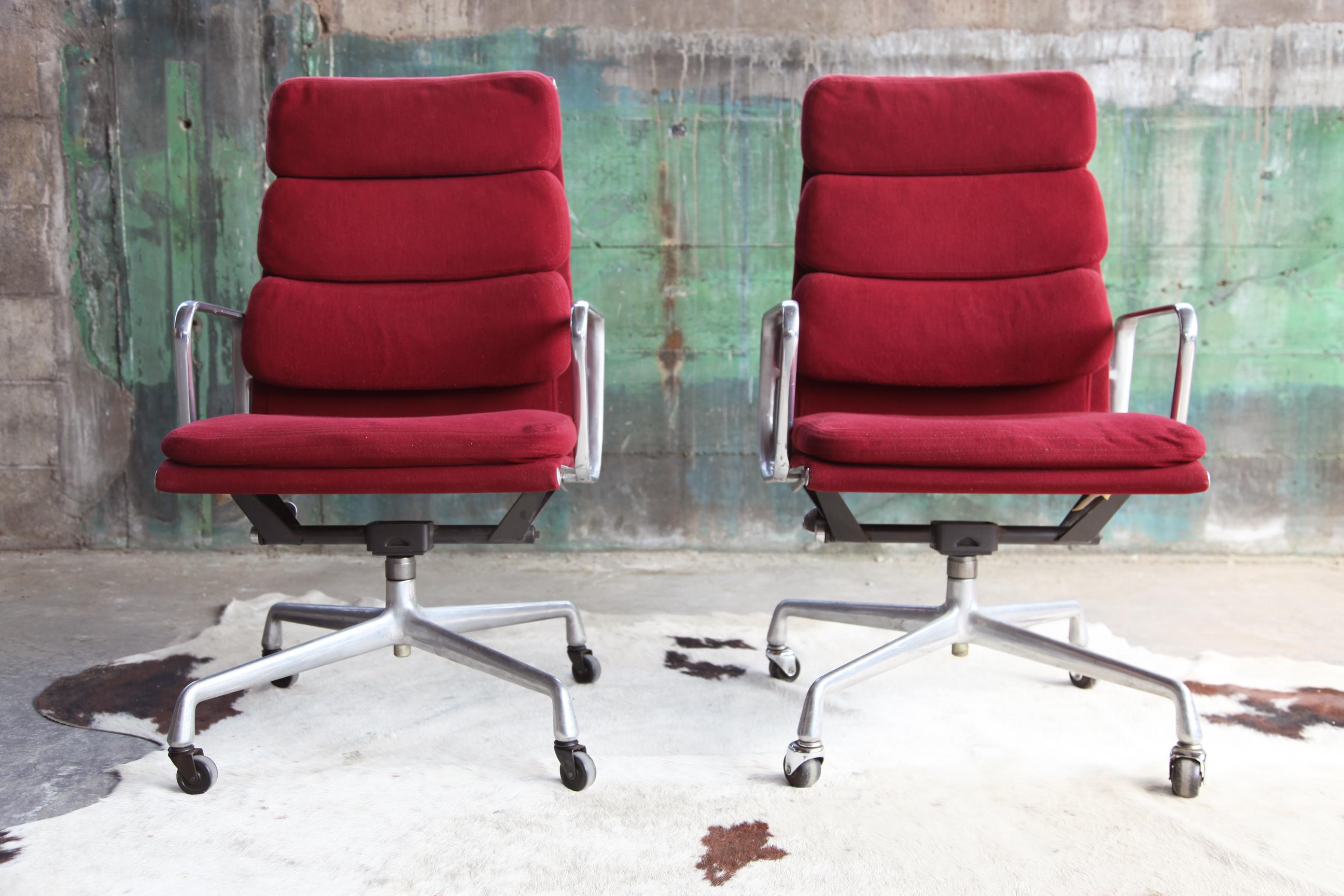 Dimensions
Here is a RARE opportunity to purchase an incredible set of 5 stunning, vintage in-tact original Herman Miller soft pad Executive Lounge or Office chair from the 1980s!! (eight originally, three have SOLD)

Alternatively, here is also
