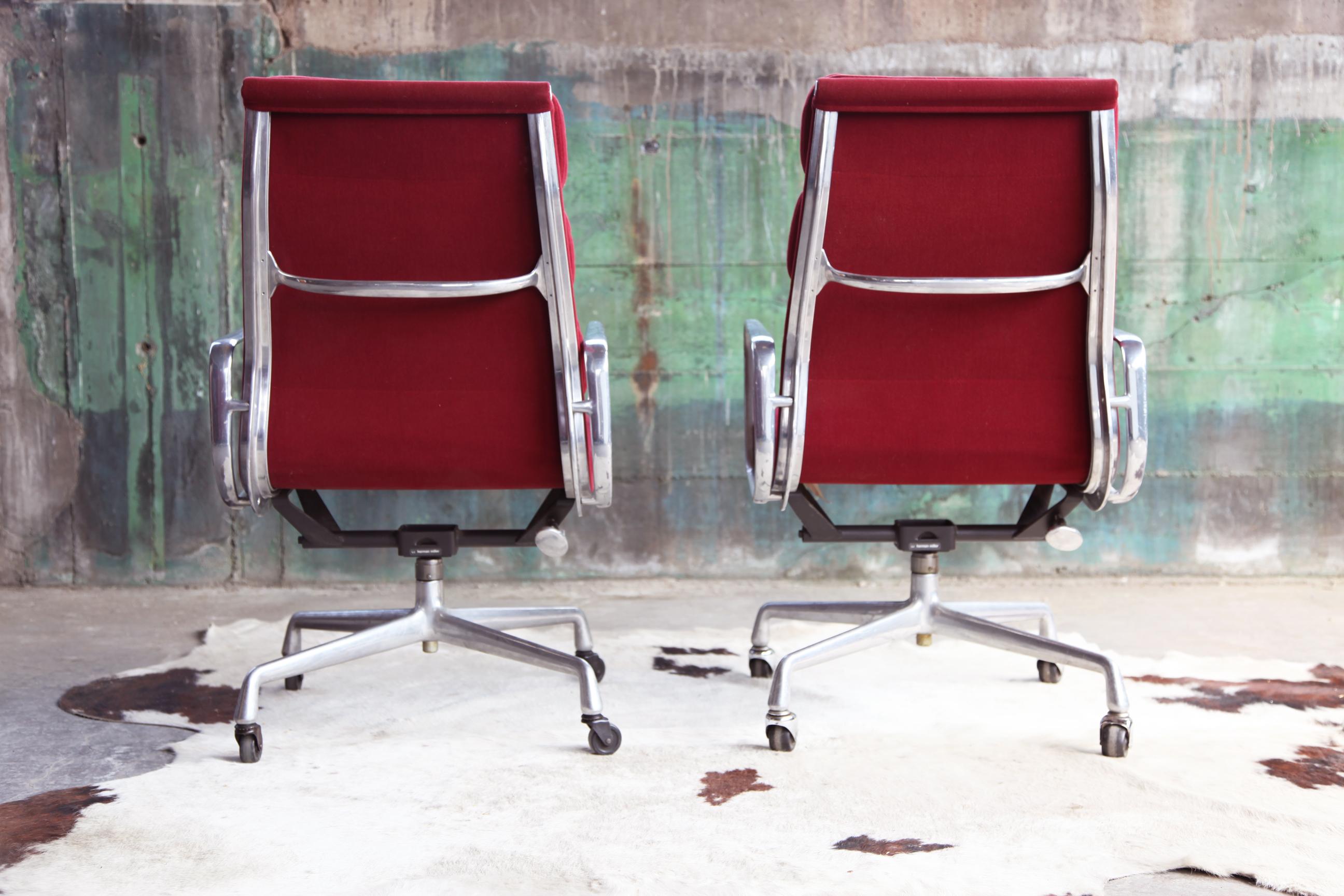 20th Century 1980s Eames Herman Miller Aluminum Soft Pad Reclining + Height Adjustable Chairs