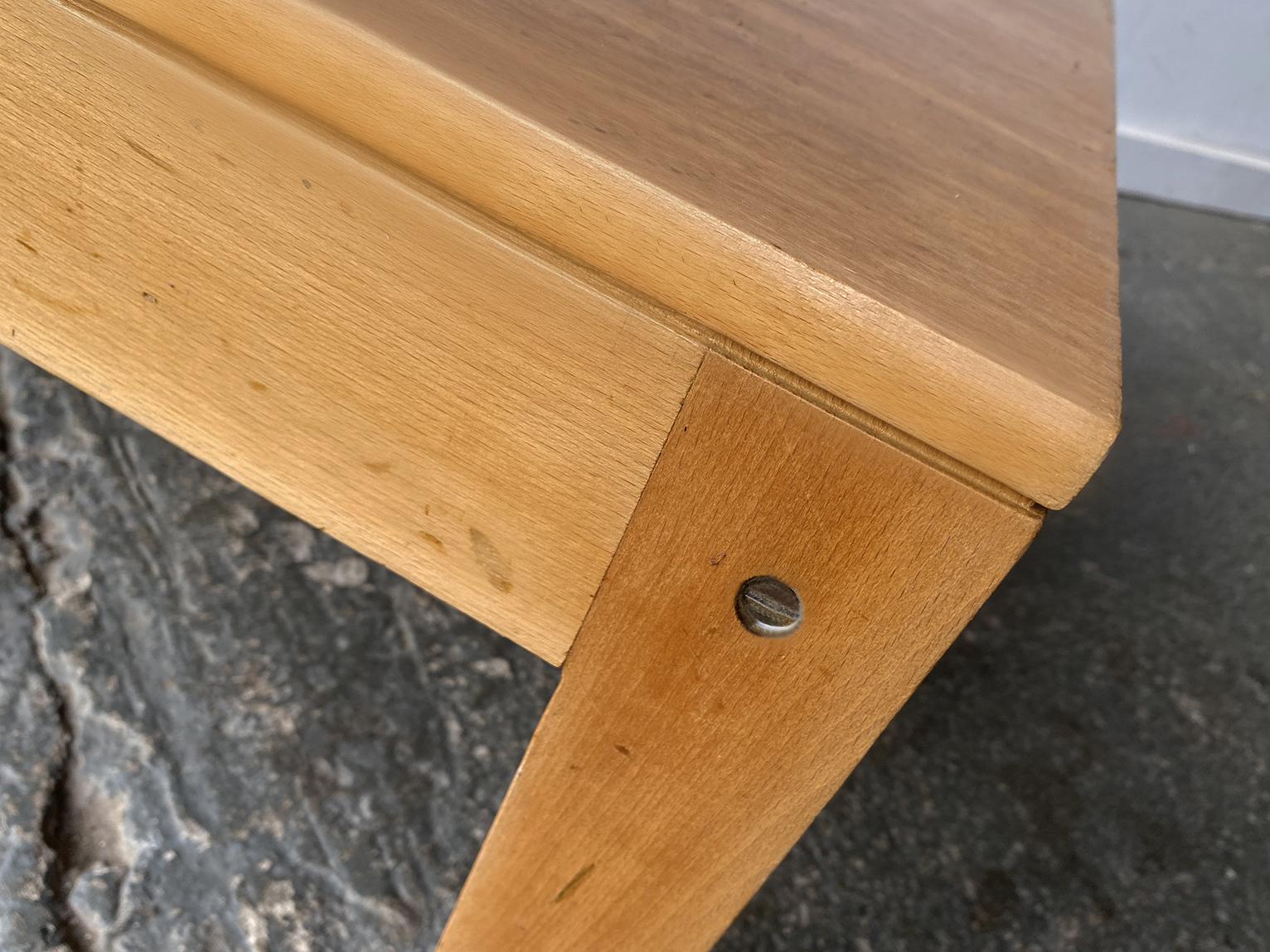 Table basse en pin du début de l'Habitat des années 1980 État moyen - En vente à London, GB