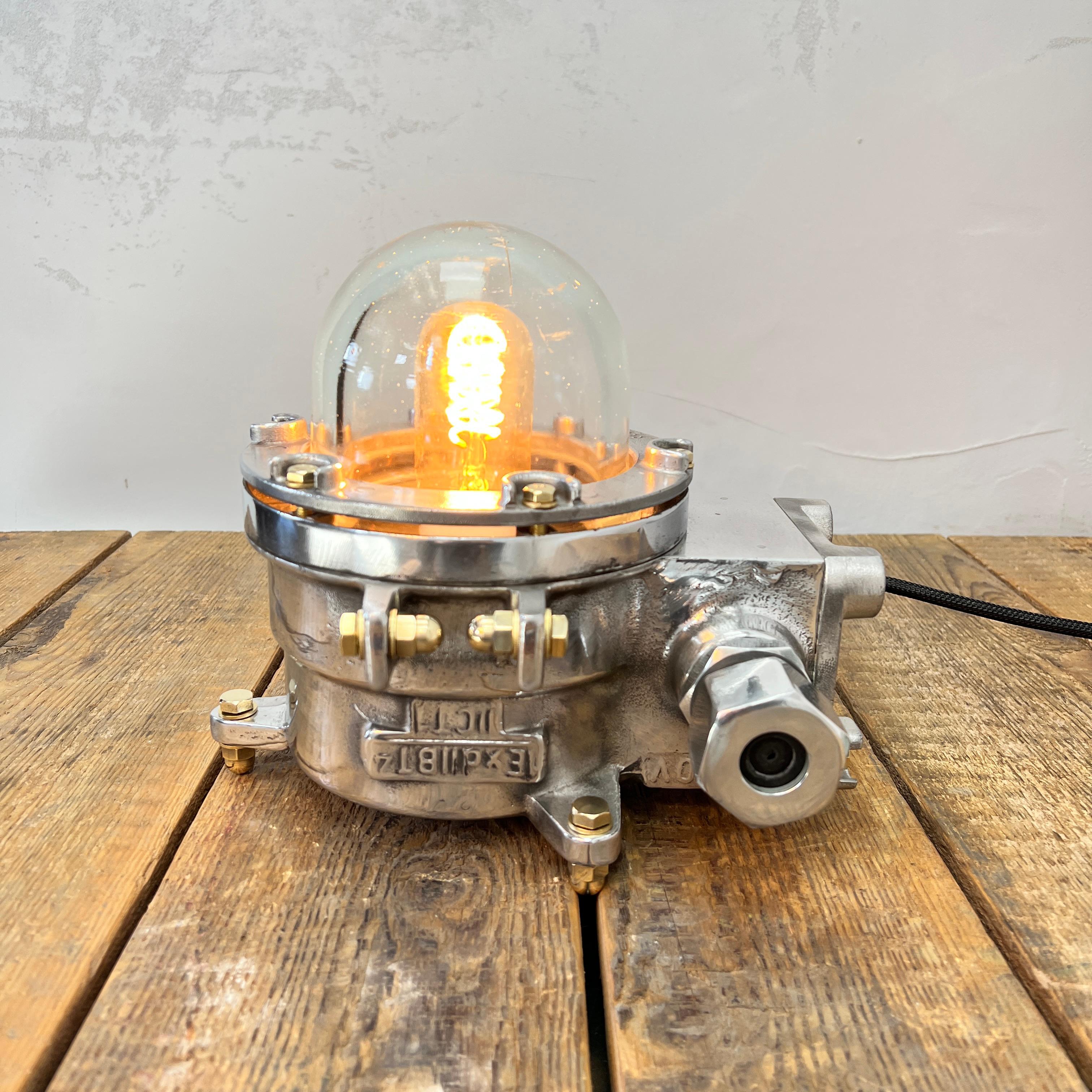 1980's Eastern Bloc Cast Aluminium & Glass Industrial Explosion Proof Table Lamp For Sale 10