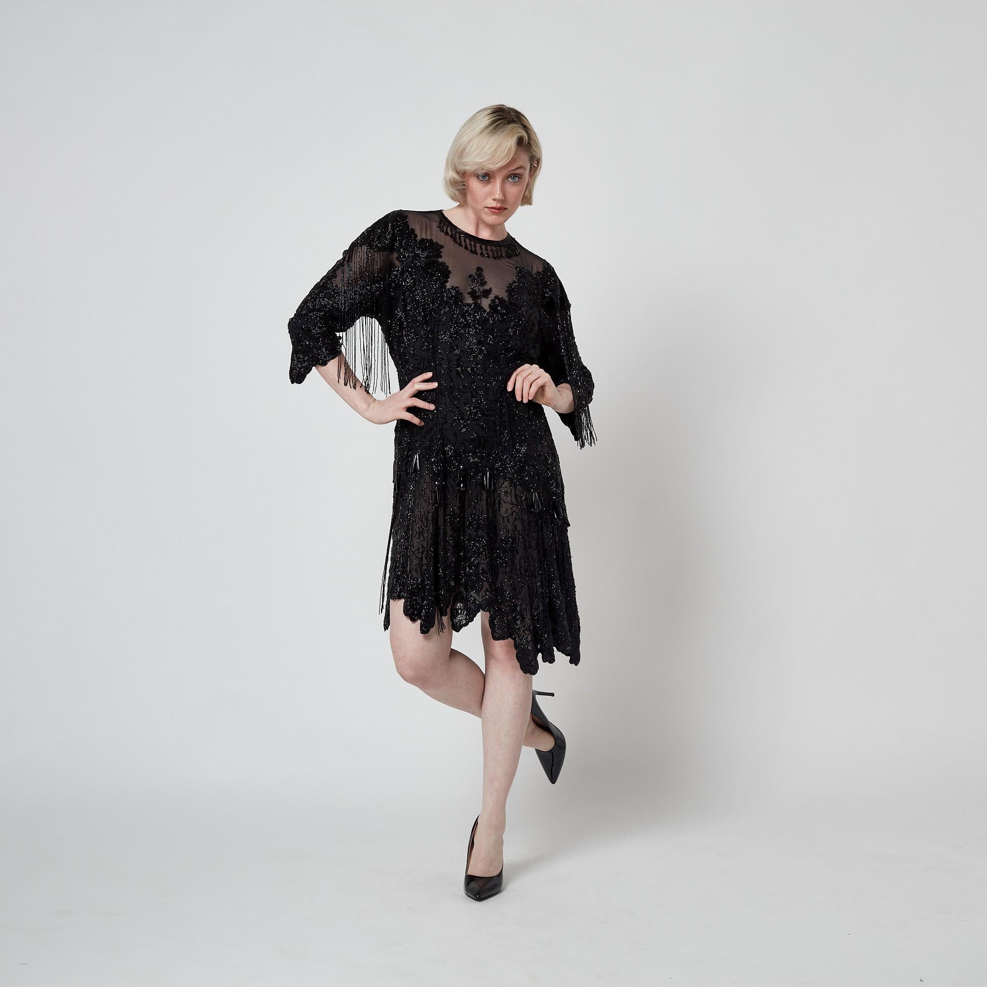 1980er Jahre Eavis & Brown Couture Schwarzes Perlenkleid im Flapper Style im Angebot 3