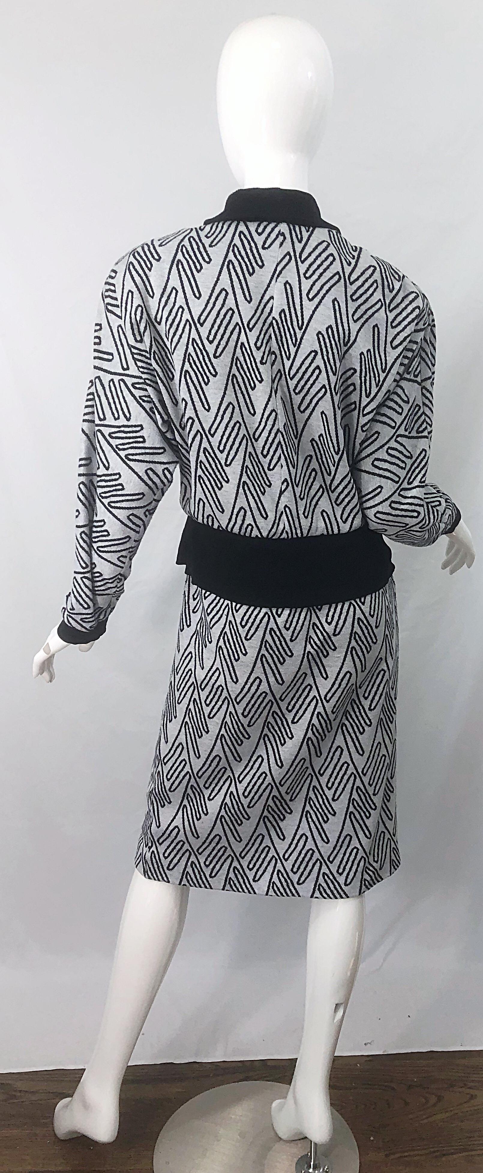 1980s Egon Von Furstenberg Black + Grey Abstract Print Vintage 80s Sweater Dress For Sale 6
