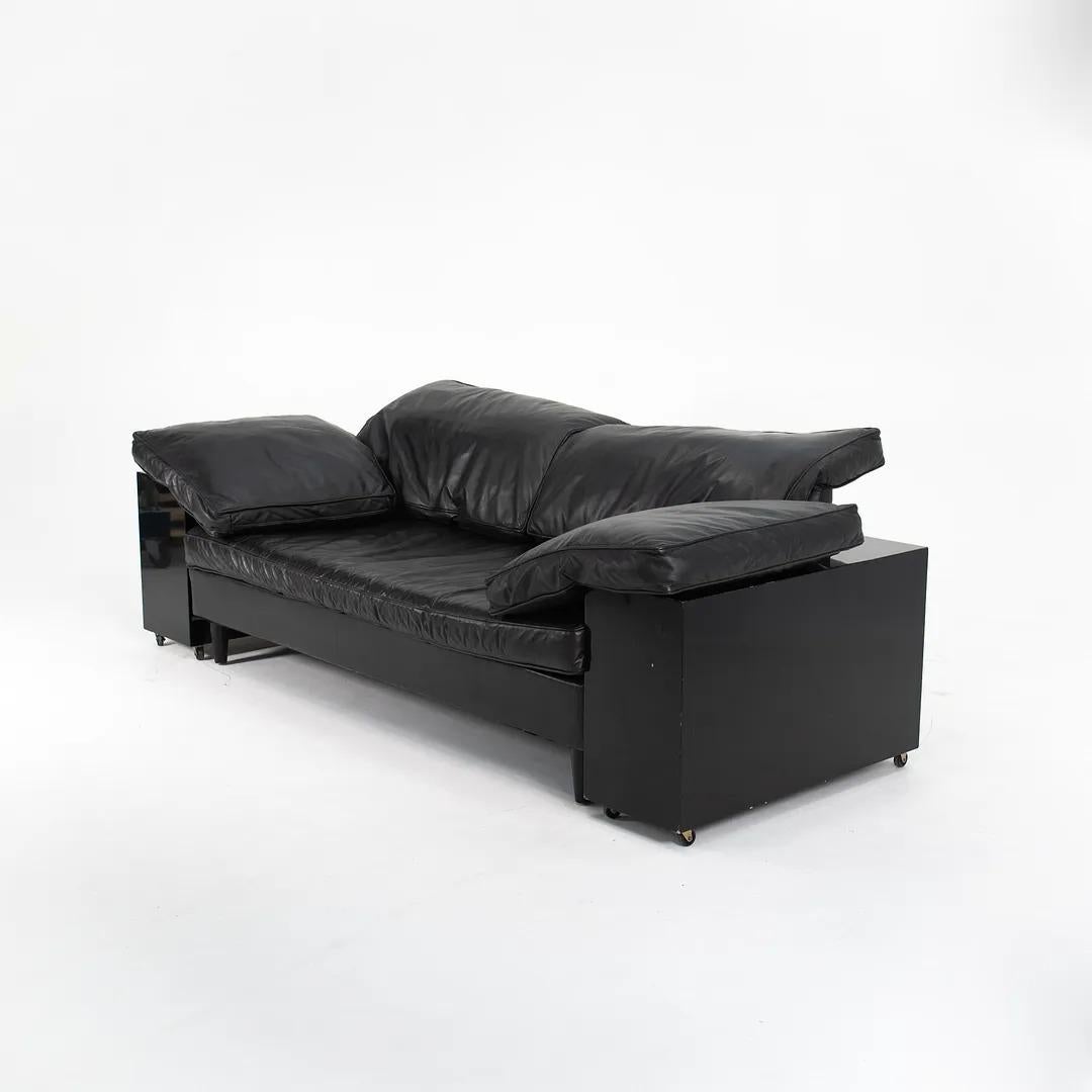 1980er Eileen Gray „Lota“ Sofa für ClassiCon aus schwarzem Leder und lackiertem Holz im Zustand „Gut“ im Angebot in Philadelphia, PA