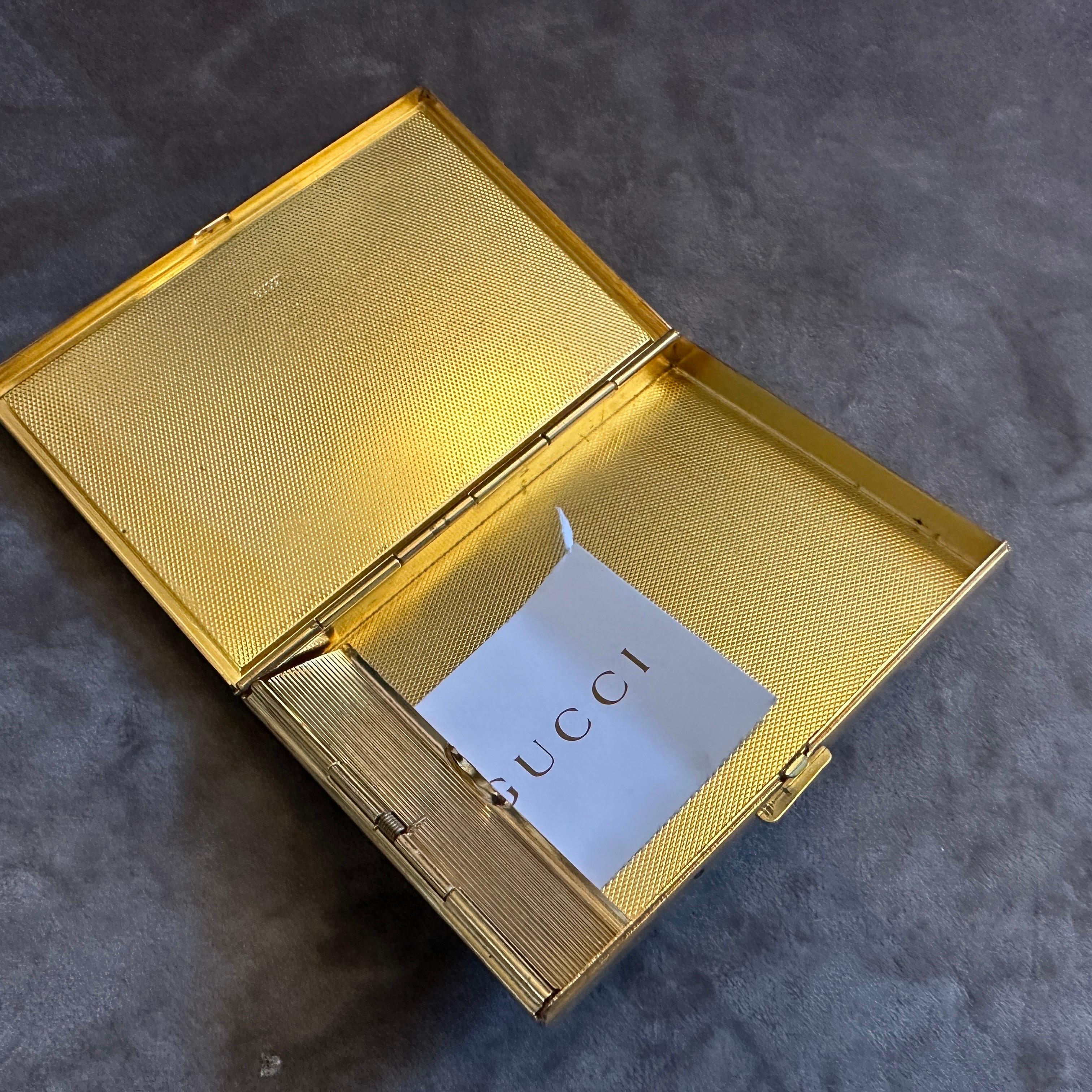 1980 Élégante boîte à cigarettes en laiton et émail vert par Gucci Florence en vente 5