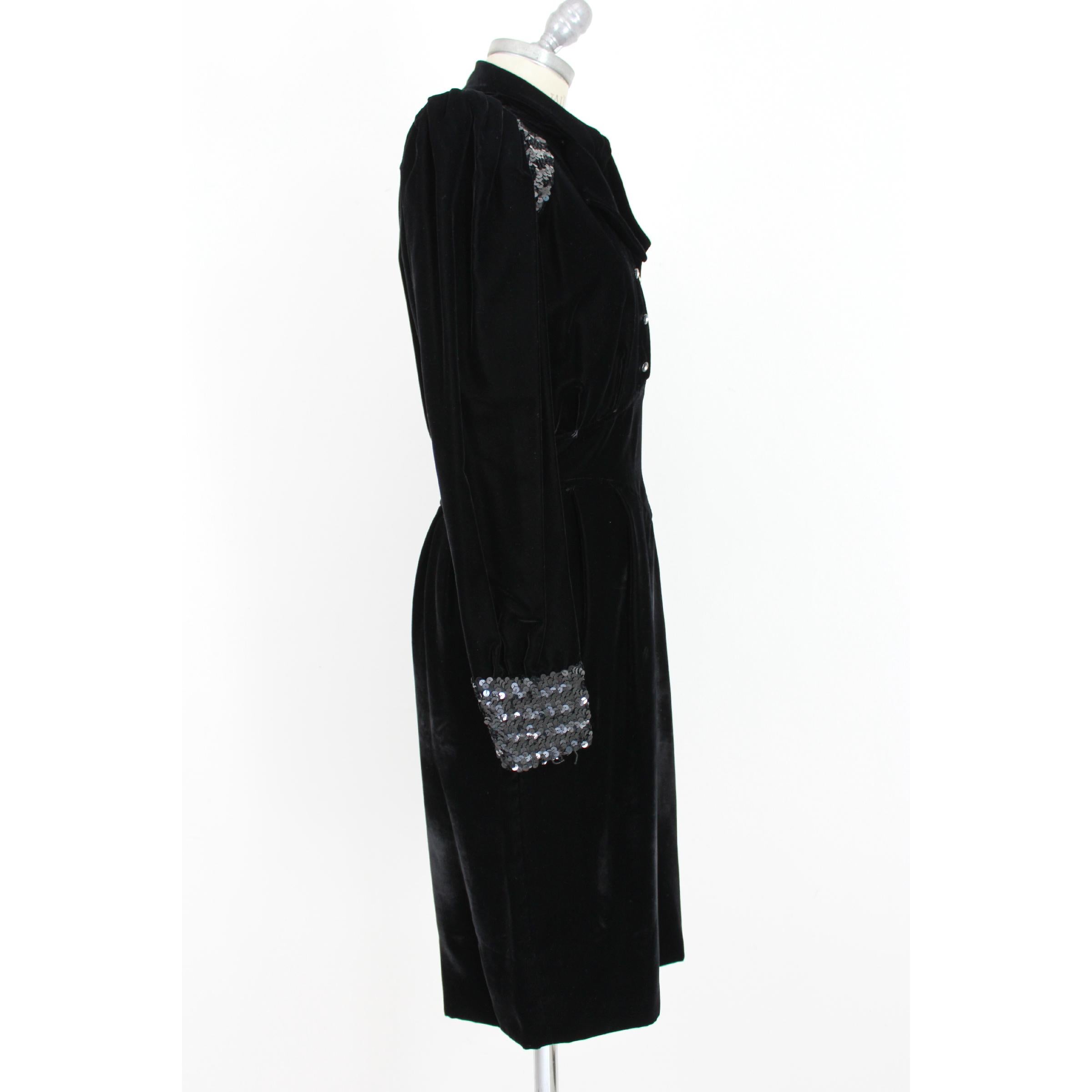 1980s Emanuel Ungaro Black Sequins Swaroski Silk Velvet Evening Dress  In Excellent Condition In Brindisi, Bt