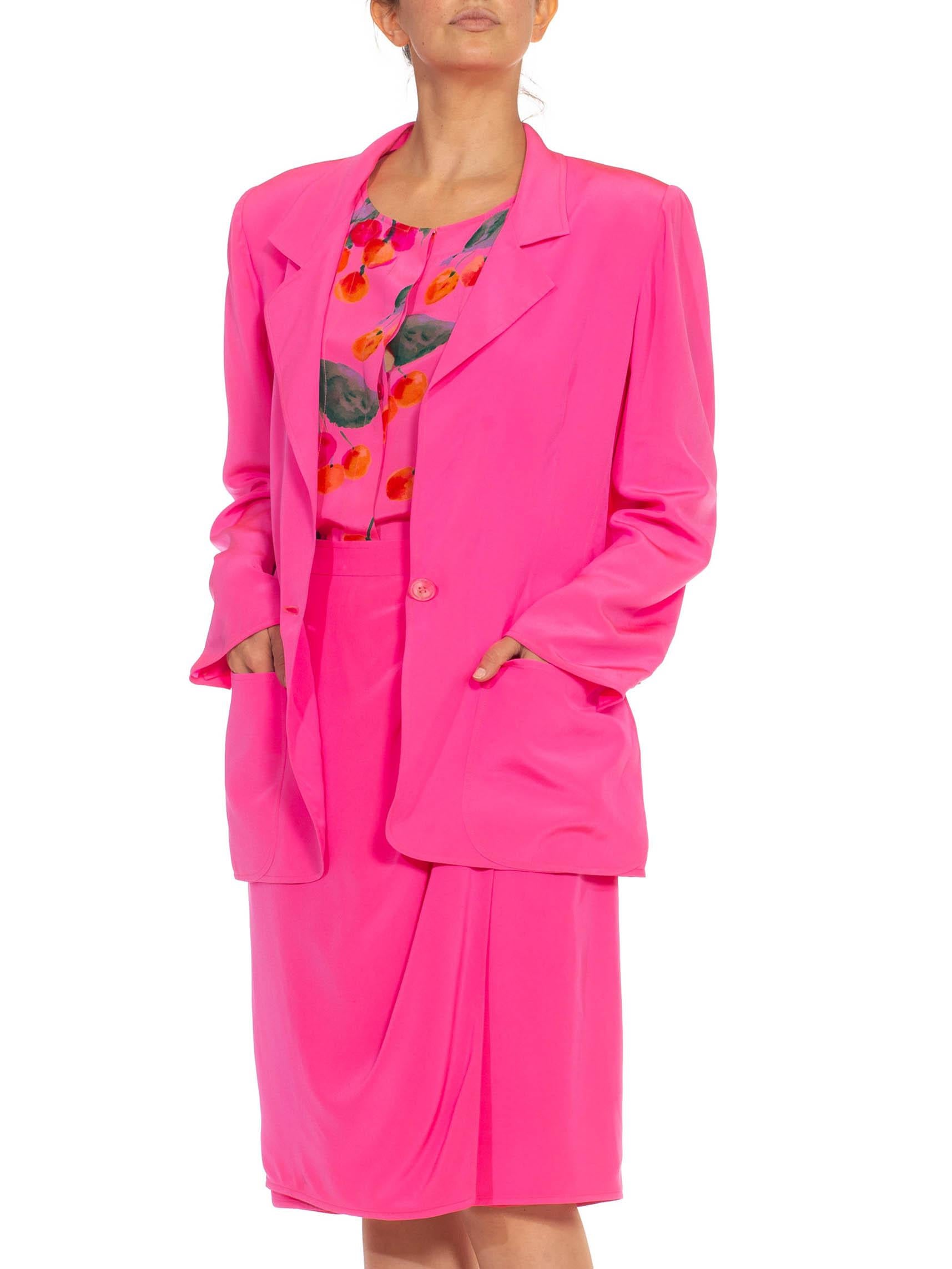 1980S EMANUEL UNGARO Ensemble 3 pièces en crêpe de soie rose vif en vente 1