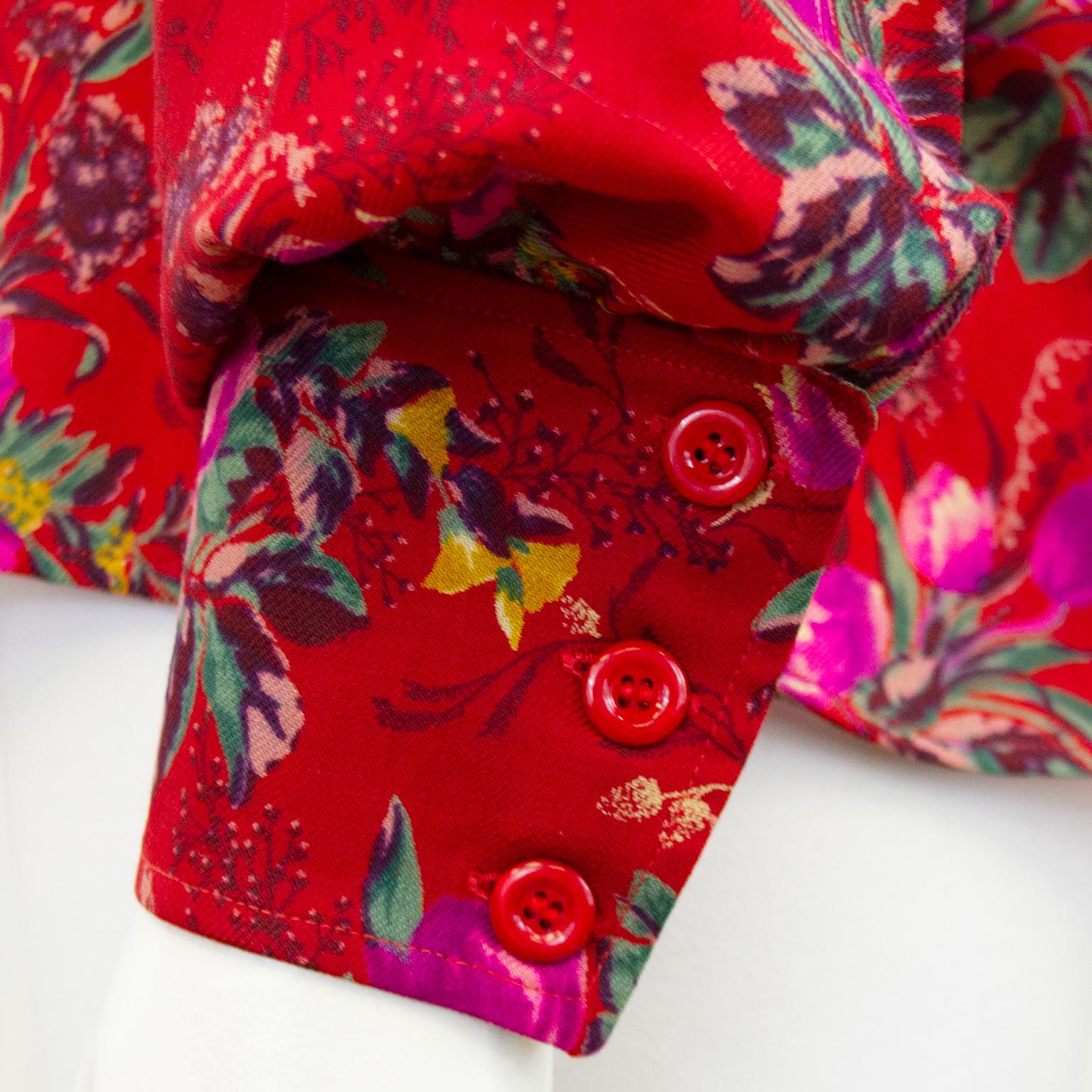 1980's Emanuel Ungaro Red Floral Shirt with Necktie In Good Condition In Toronto, Ontario