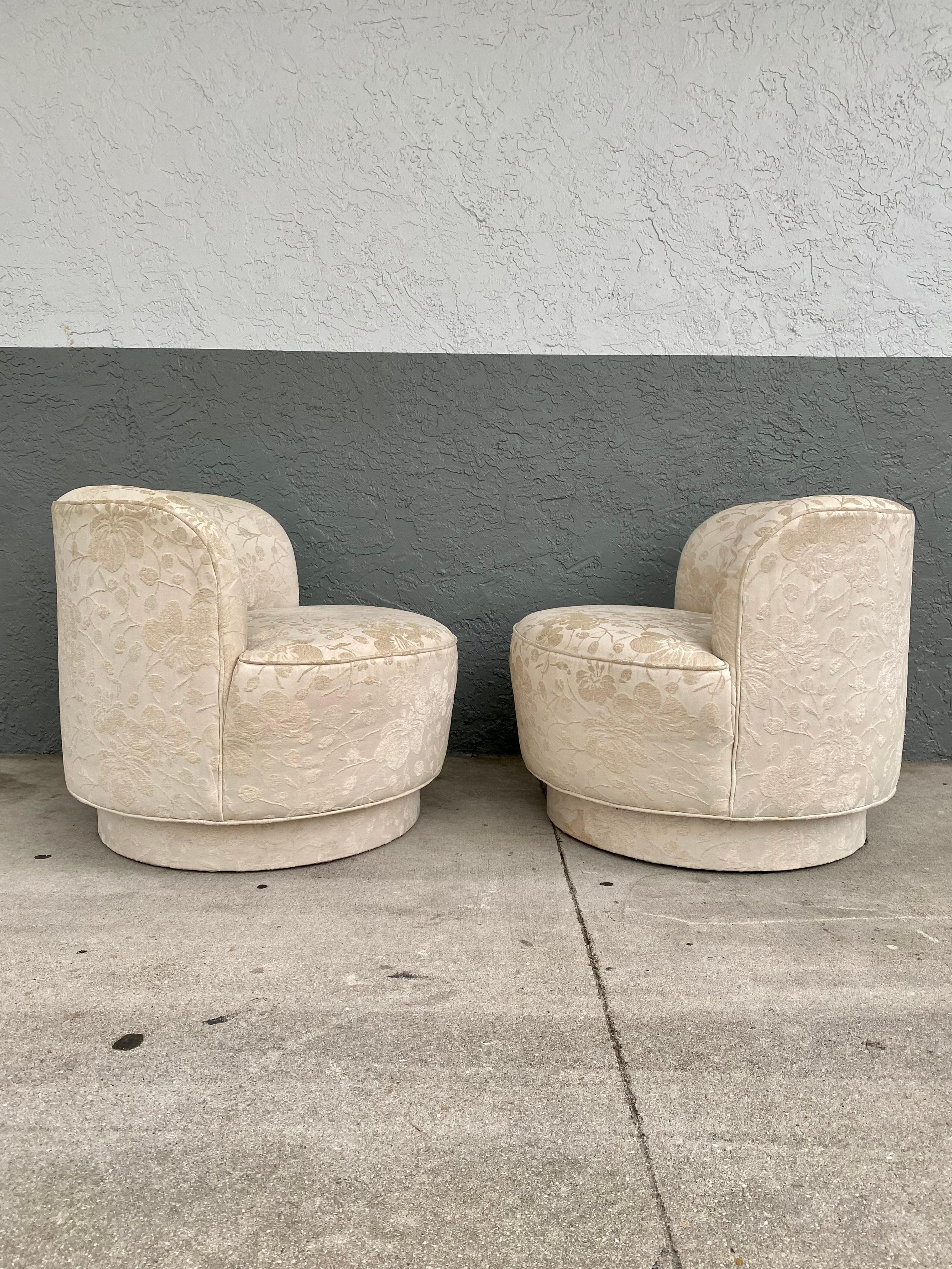 1980s Preview Embroidered Floral Sculptural Curved Swivel Chairs, Set of 2 In Good Condition For Sale In Fort Lauderdale, FL