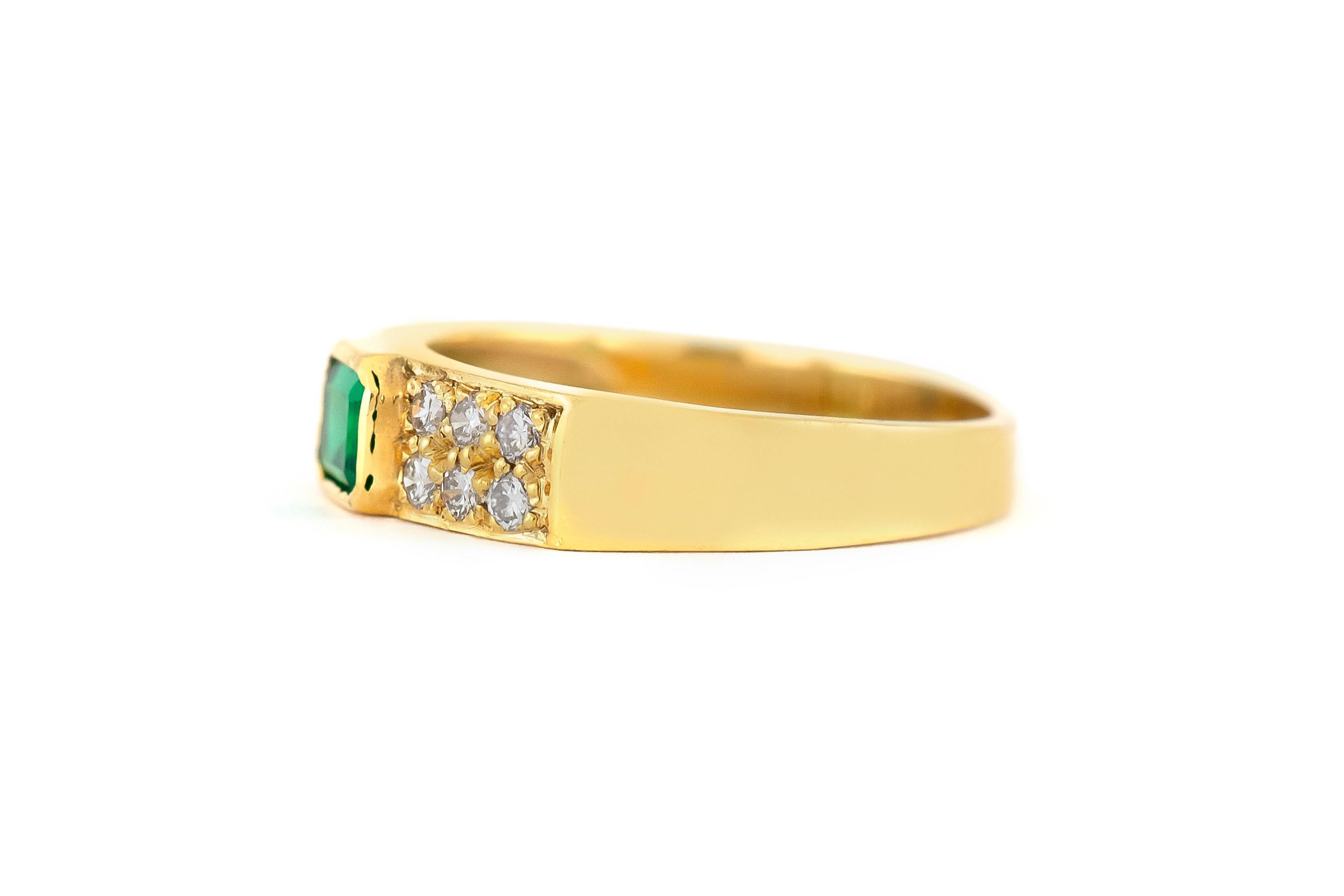 The ring is finely crafted in 18k yellow gold with center emerald weighing approximately total of 0.45 carat and diamonds weighing approximately total of 0.60 carat.
Circa 1980.