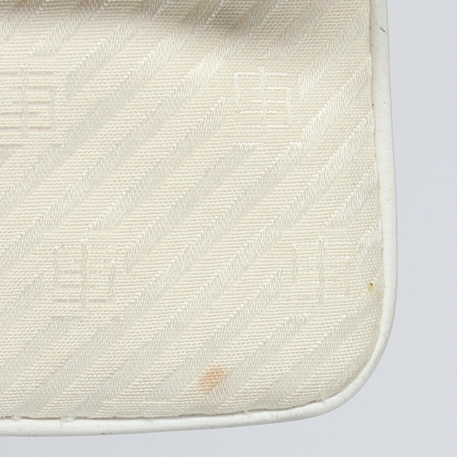 1980s Emilio Pucci white jacquard fabric shoulder bag For Sale 3