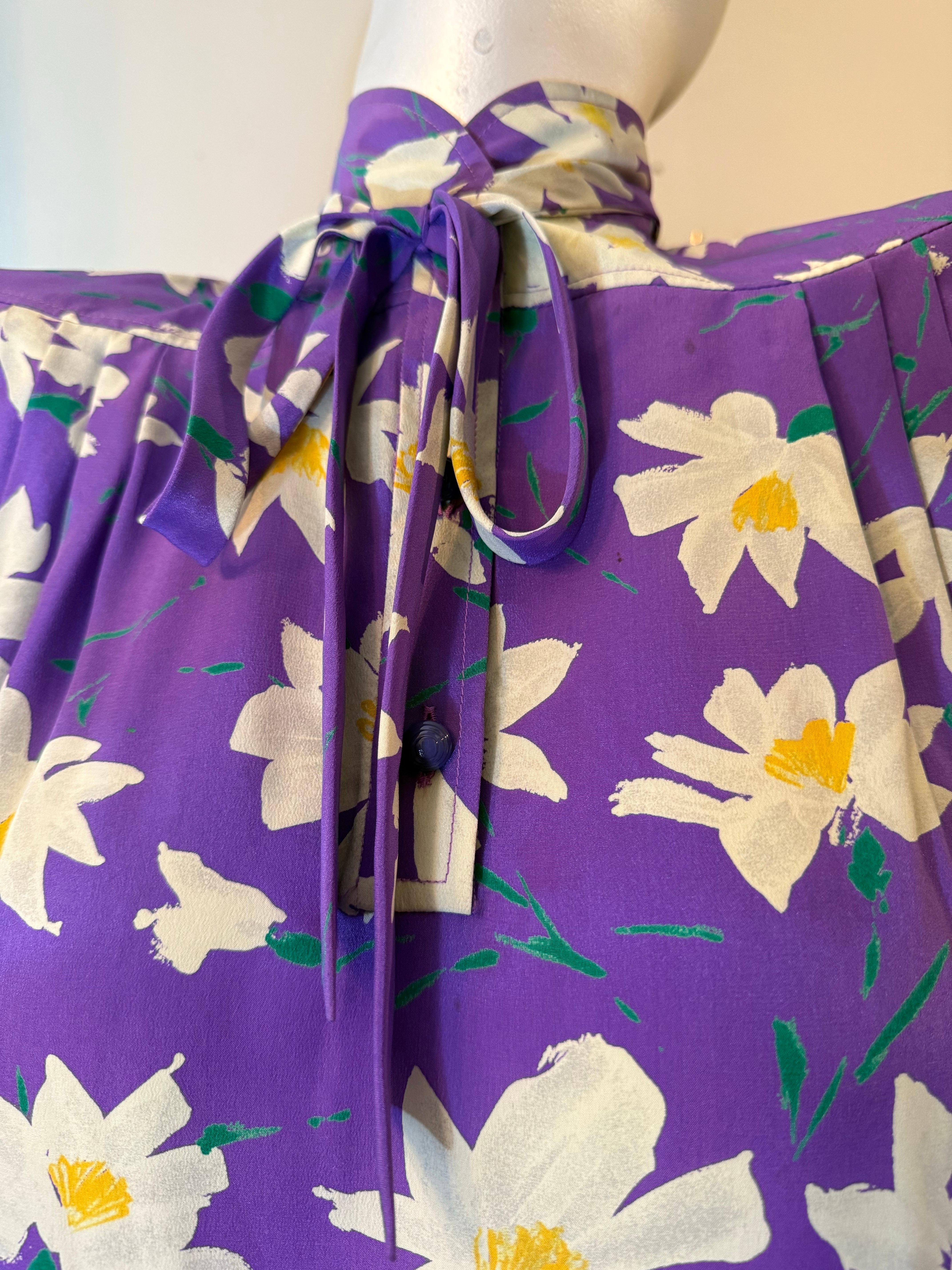 Emmanuel Ungaro, robe tunique en crêpe de soie imprimée marguerite lavande avec col noué, années 1980 2