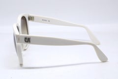 Lunettes de soleil EMMANUELLE KHANH des années 1980 en plastique blanc surdimensionné