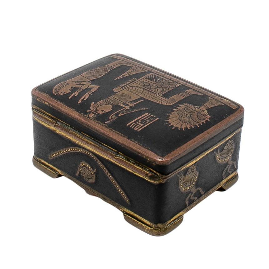 1980s English Metal Black Trinket Box with Egyptian Art Decoration For Sale 2