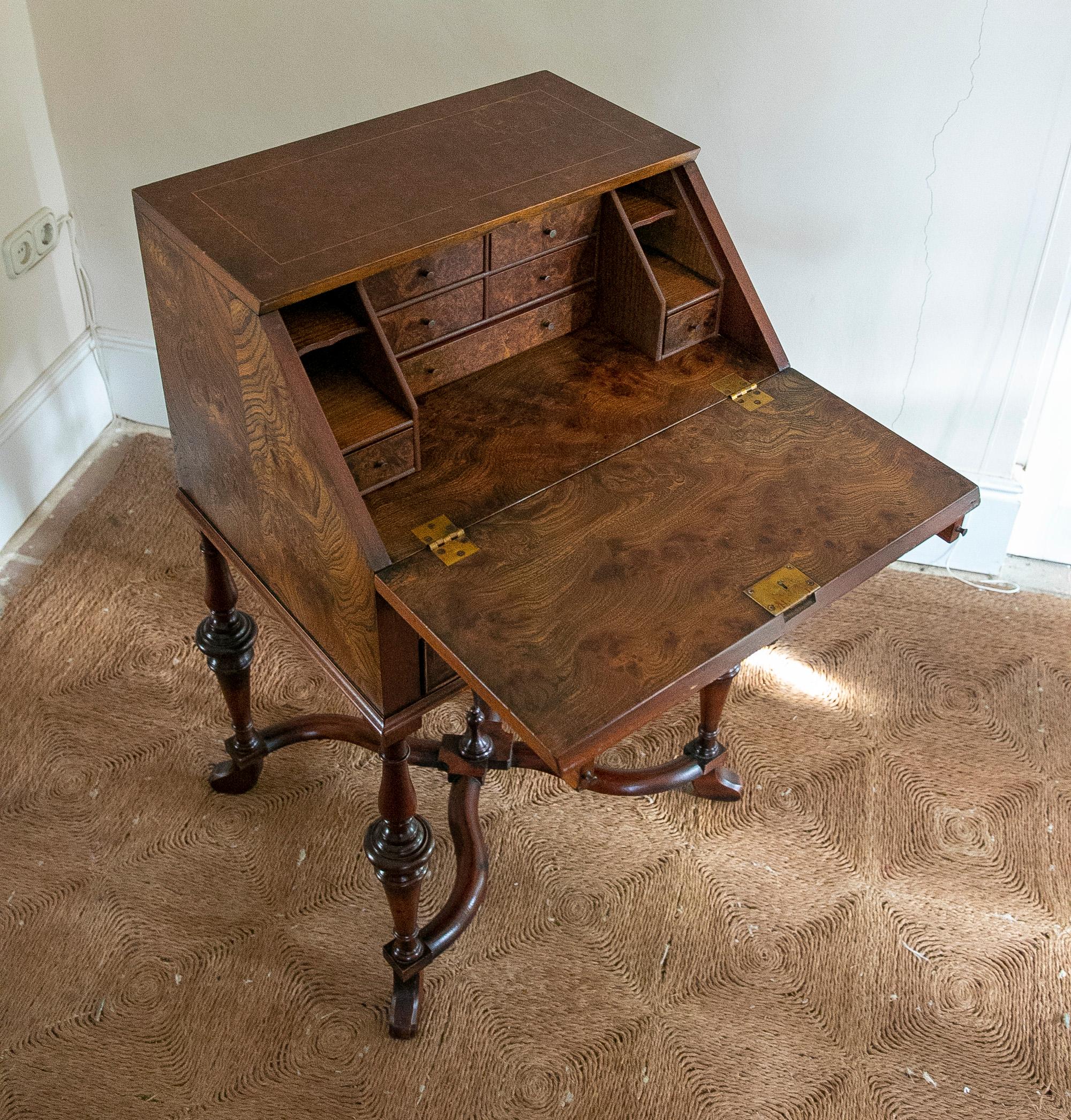 1980s English Root Wood Writing Desk with Door and Drawers  In Good Condition For Sale In Marbella, ES