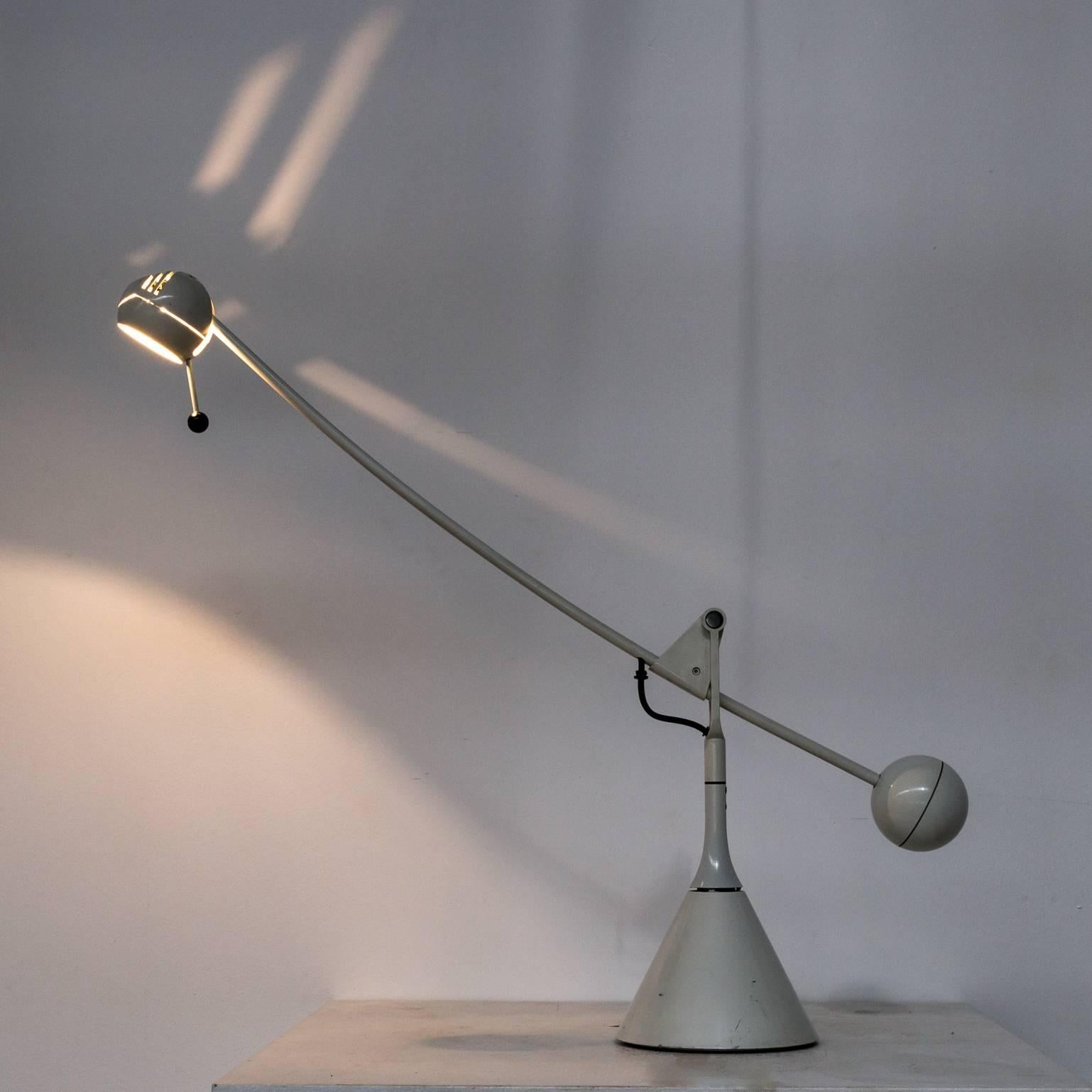 1980s Enrique French table lamp for Metalarte Spain. Good and working condition, consistent with age and use.