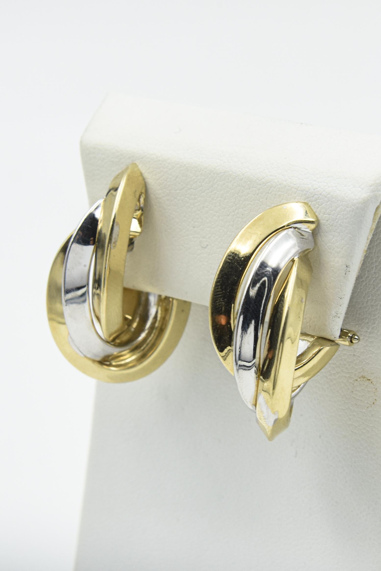 1980s Entwined White and Yellow Gold Elongated Hoop Earrings In Good Condition For Sale In Miami Beach, FL
