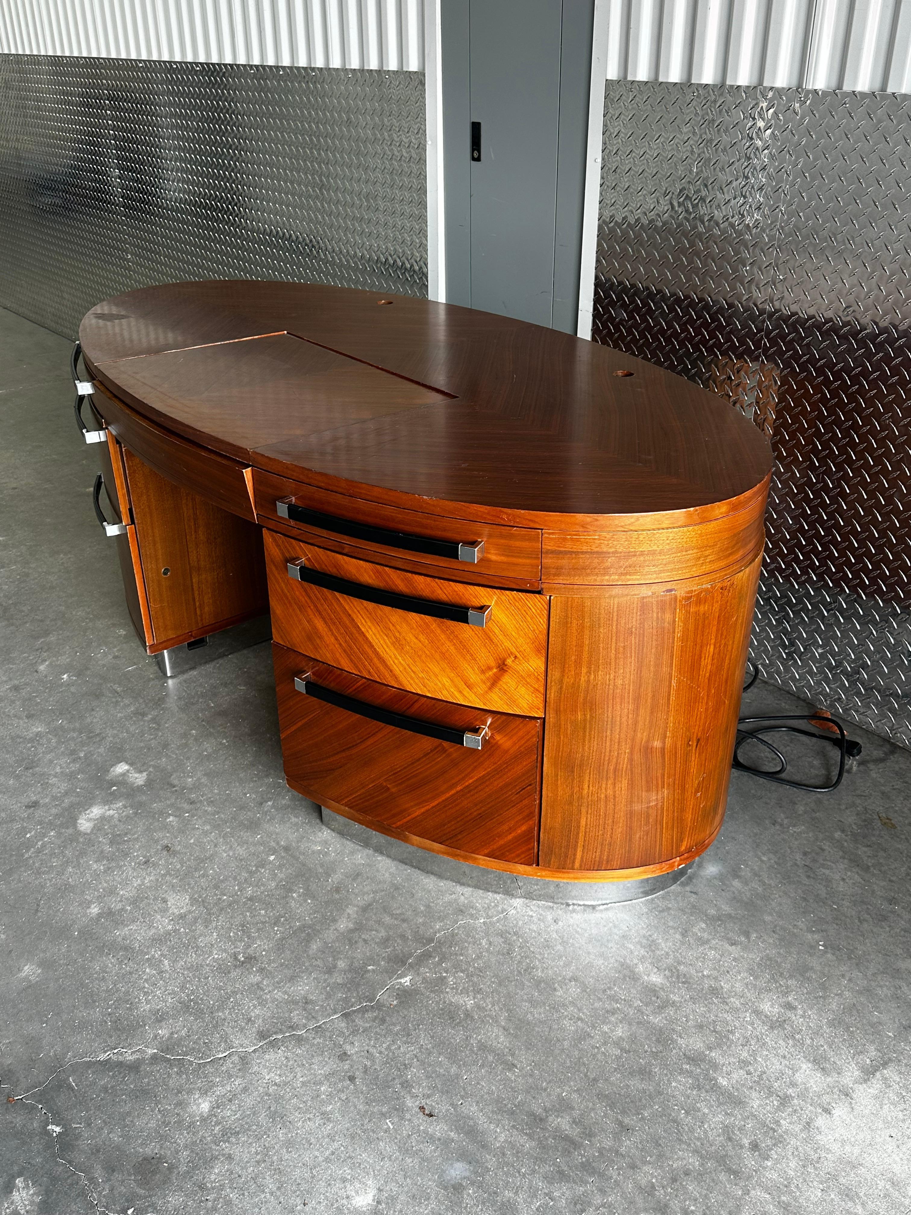 1980s Eppinger Post Modern Wood Chrome Pedestal Oval Desk For Sale 2