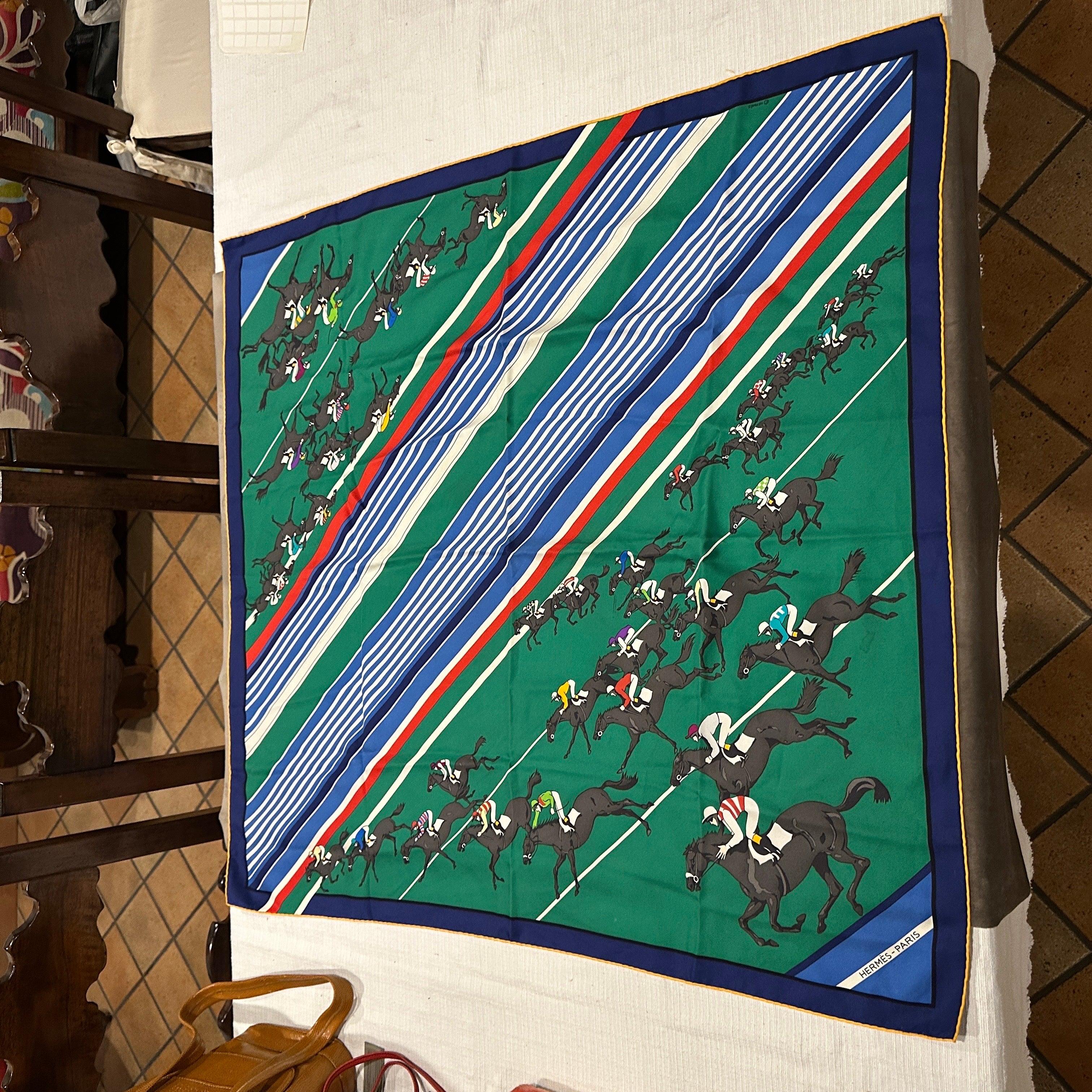 Blu Sciarpa Carré in seta stile equestre anni '80 Le Courses di Hermes in vendita