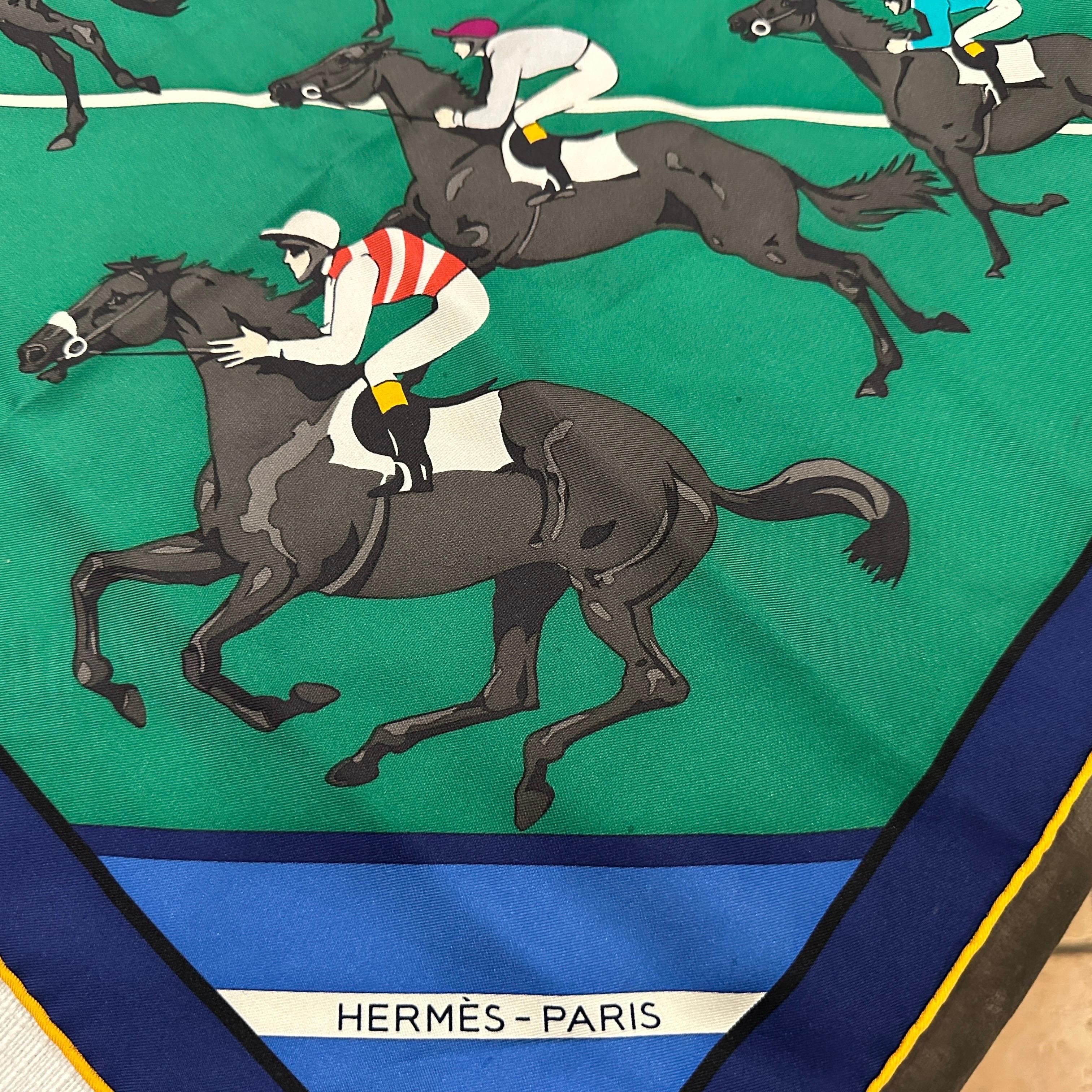 Sciarpa Carré in seta stile equestre anni '80 Le Courses di Hermes in vendita 1