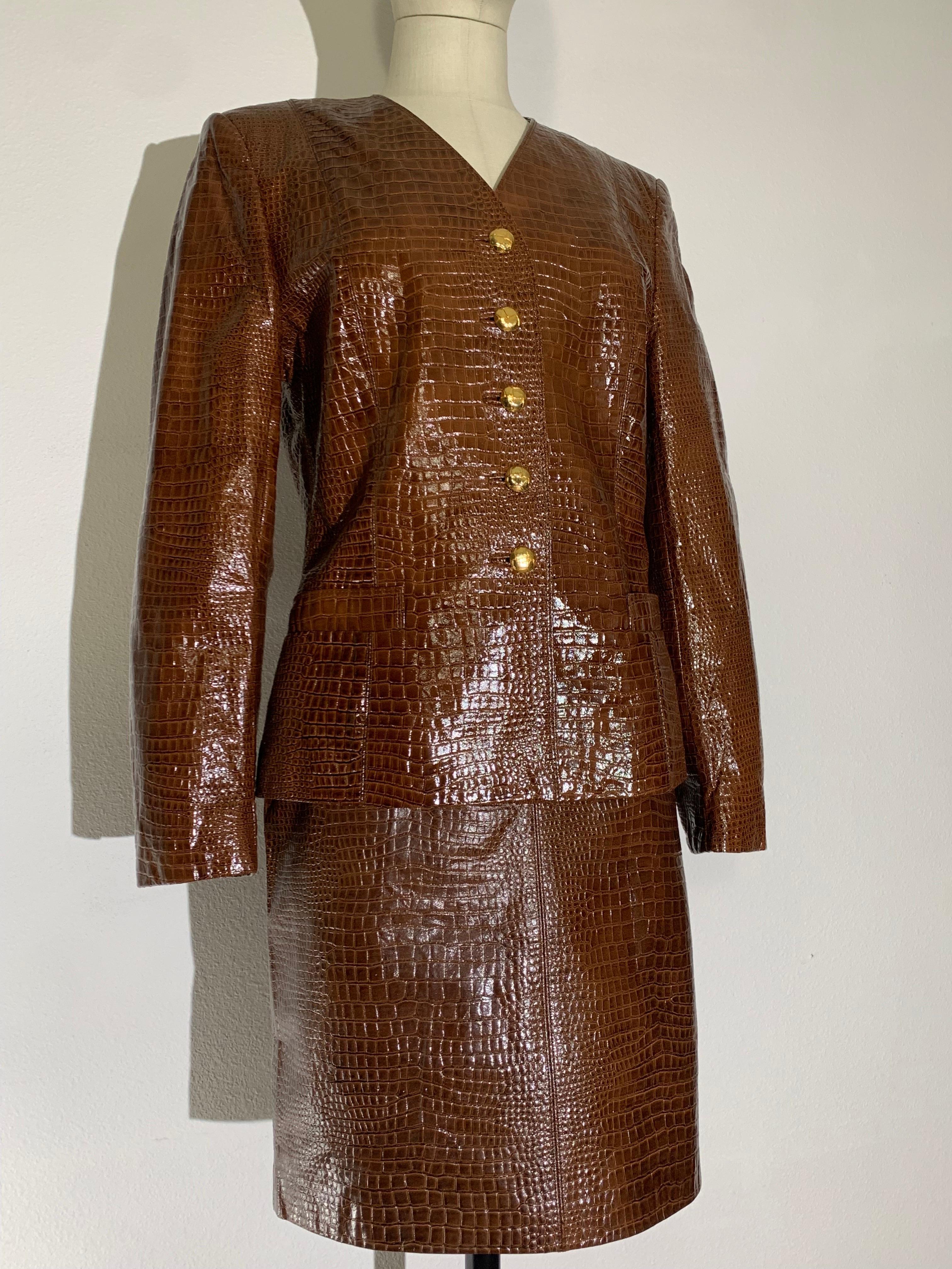 1980s Escada Brown Patent Leather Crocodile Embossed Skirt w Gold Buttons Pour femmes en vente