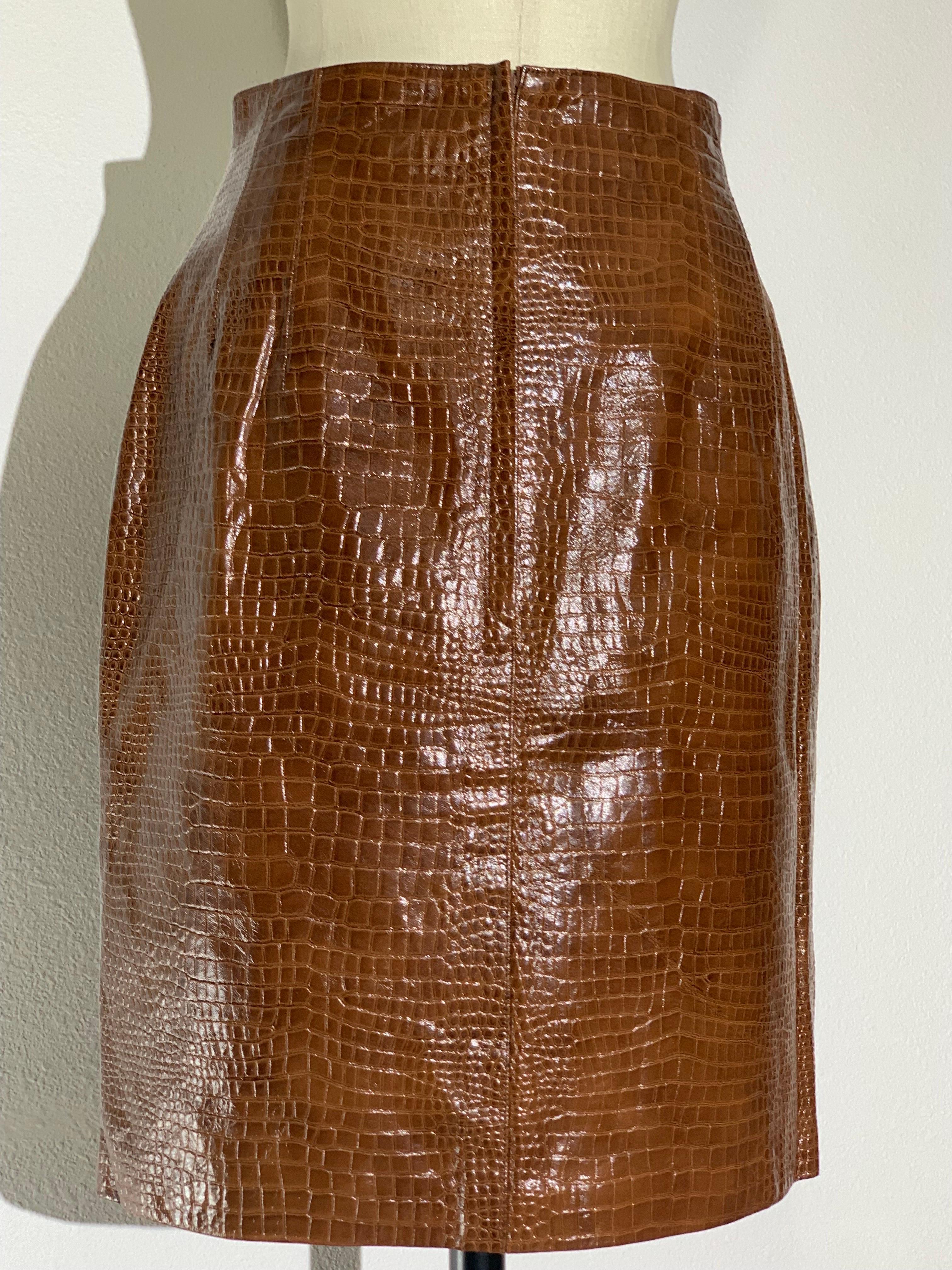 1980s Escada Brown Patent Leather Crocodile Embossed Skirt w Gold Buttons en vente 5