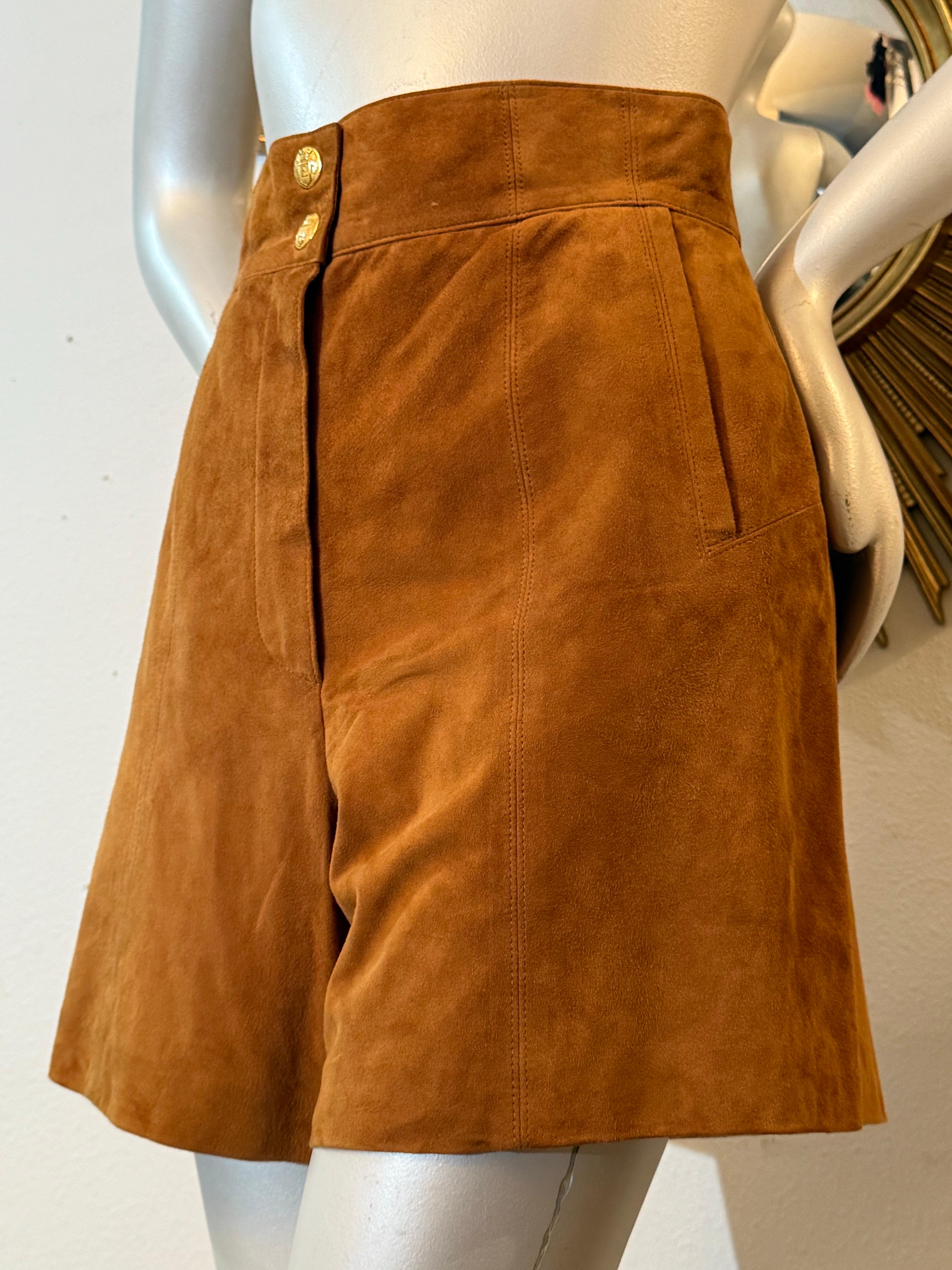 1980 Escada - Short à taille haute en daim couleur cognac avec braguette zippée et poches latérales en vente 5