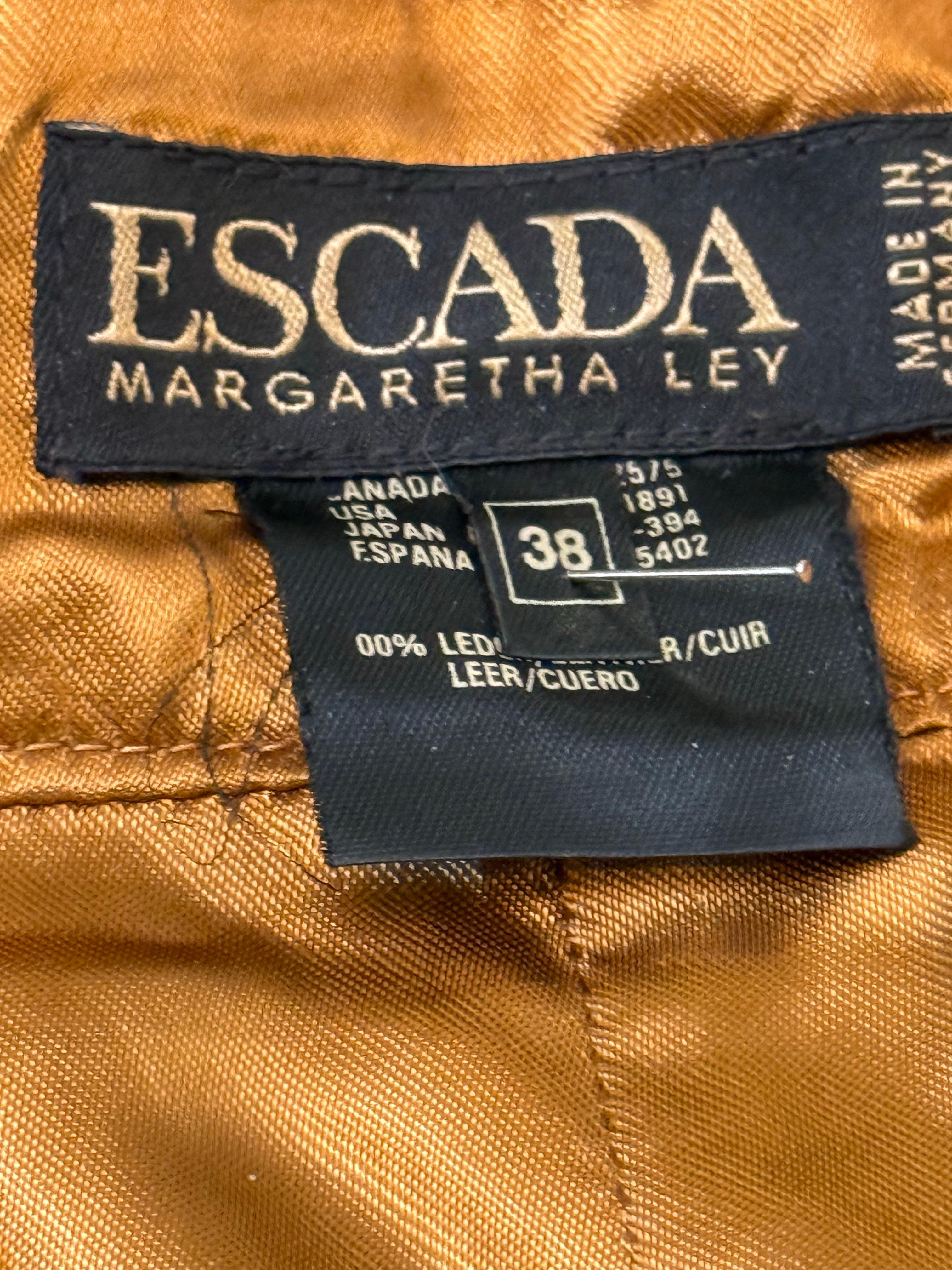 1980 Escada - Short à taille haute en daim couleur cognac avec braguette zippée et poches latérales en vente 9
