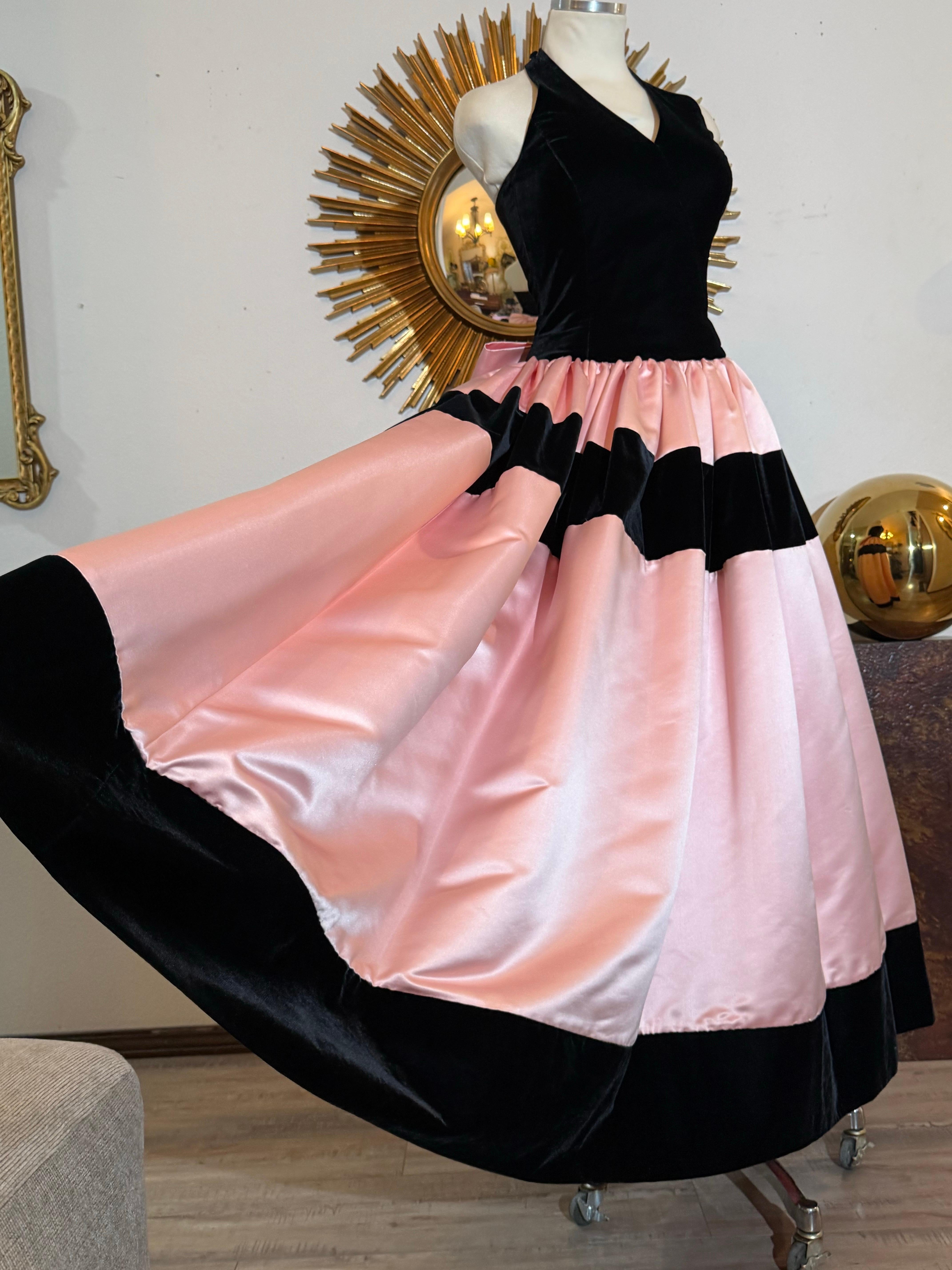 1980er Escada Couture Rosa Satin & Samt Halter Ballkleid w Orig Underskirting im Angebot 6