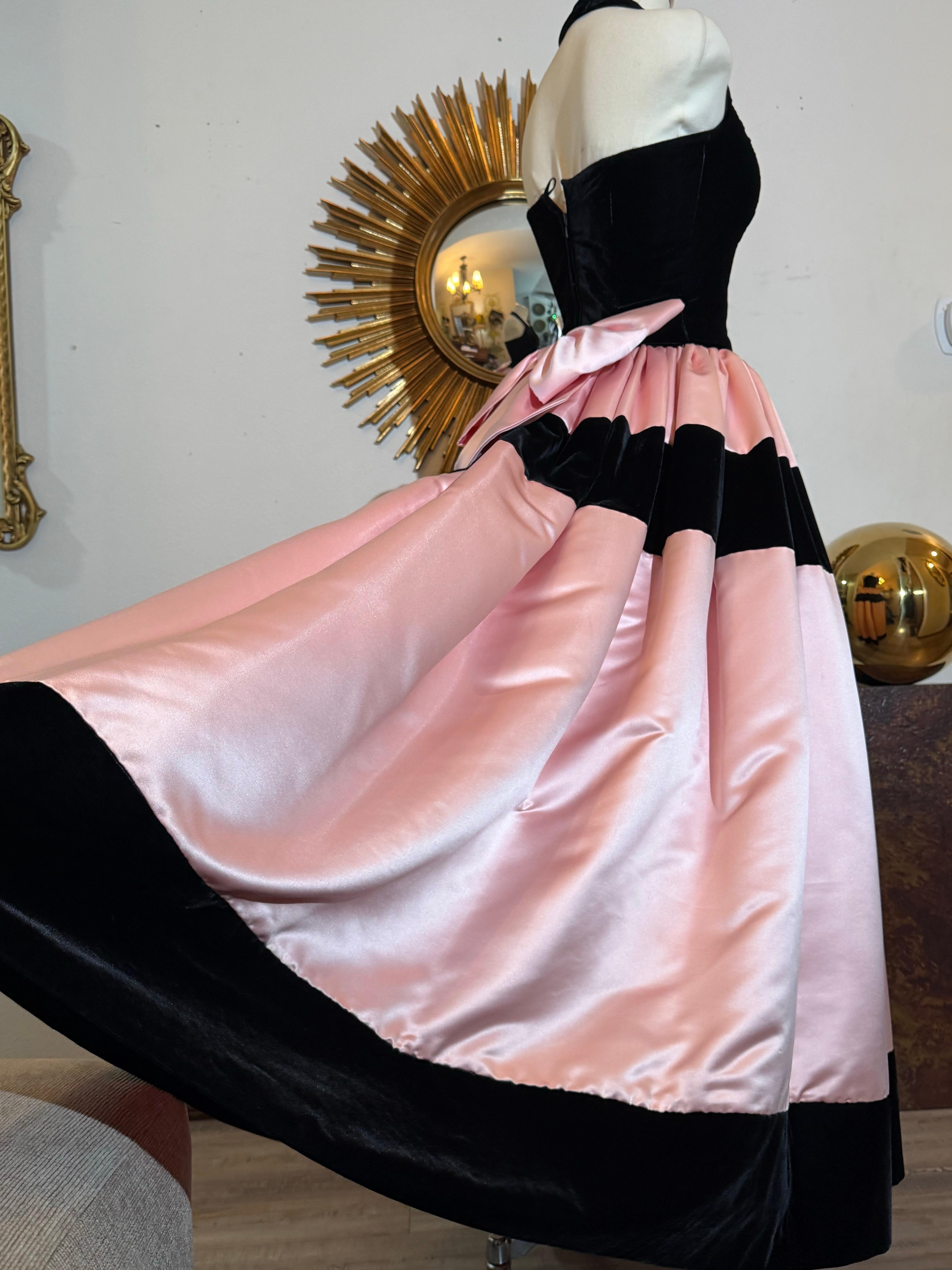 1980er Escada Couture Rosa Satin & Samt Halter Ballkleid w Orig Underskirting im Angebot 8