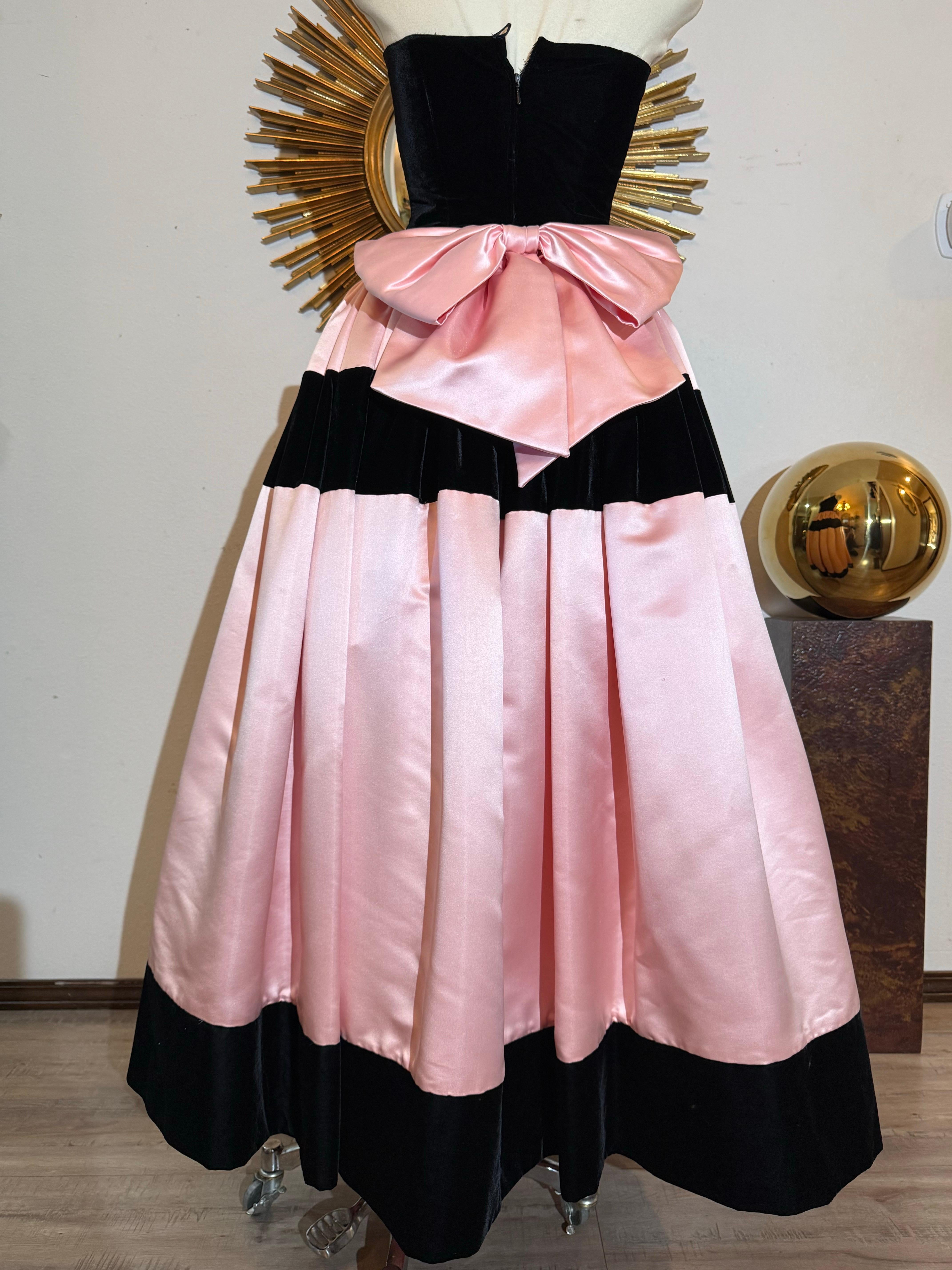 1980er Escada Couture Rosa Satin & Samt Halter Ballkleid w Orig Underskirting im Angebot 10