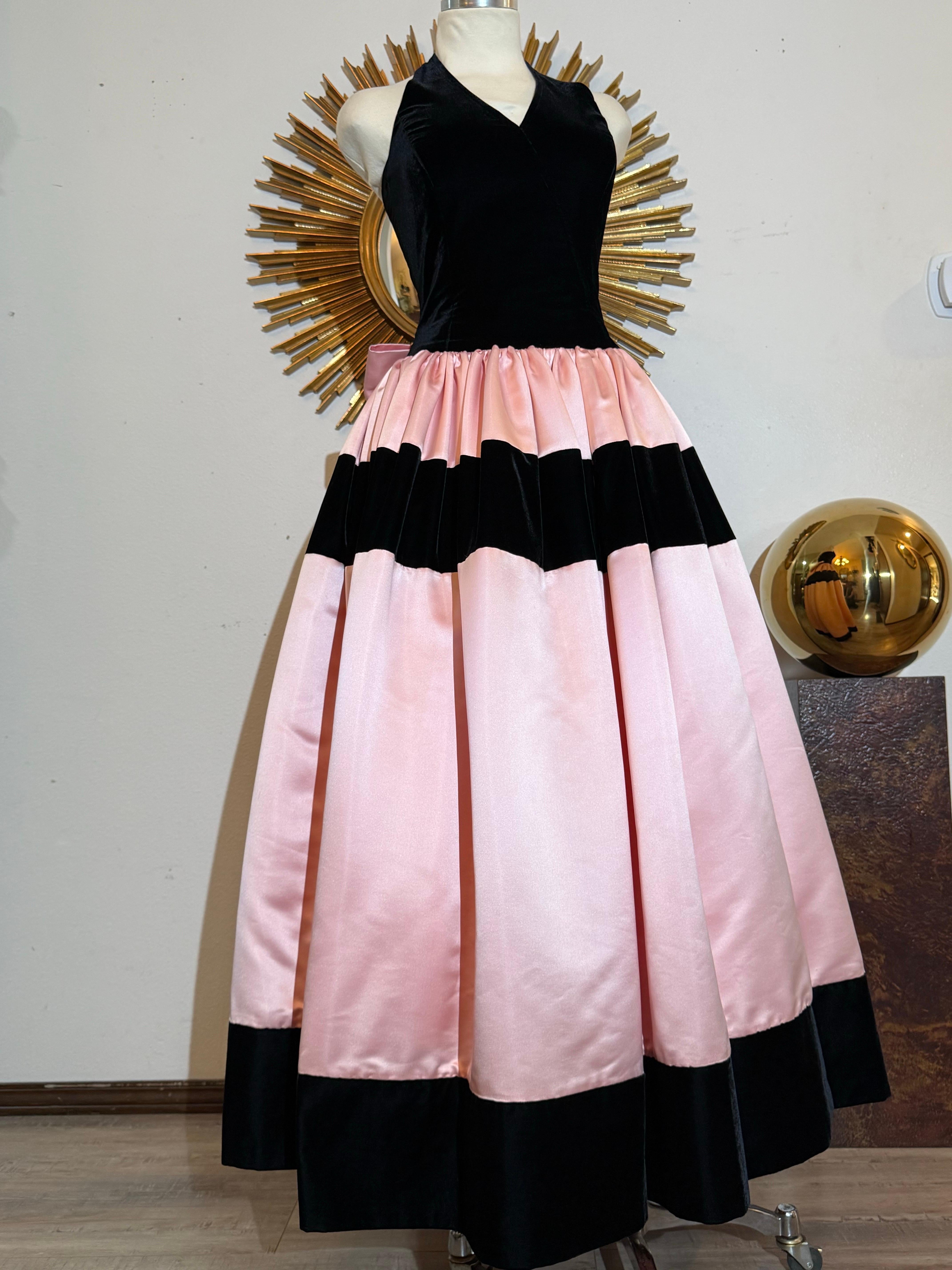 1980er Escada Couture Rosa Satin & Samt Halter Ballkleid w Orig Underskirting im Angebot 11