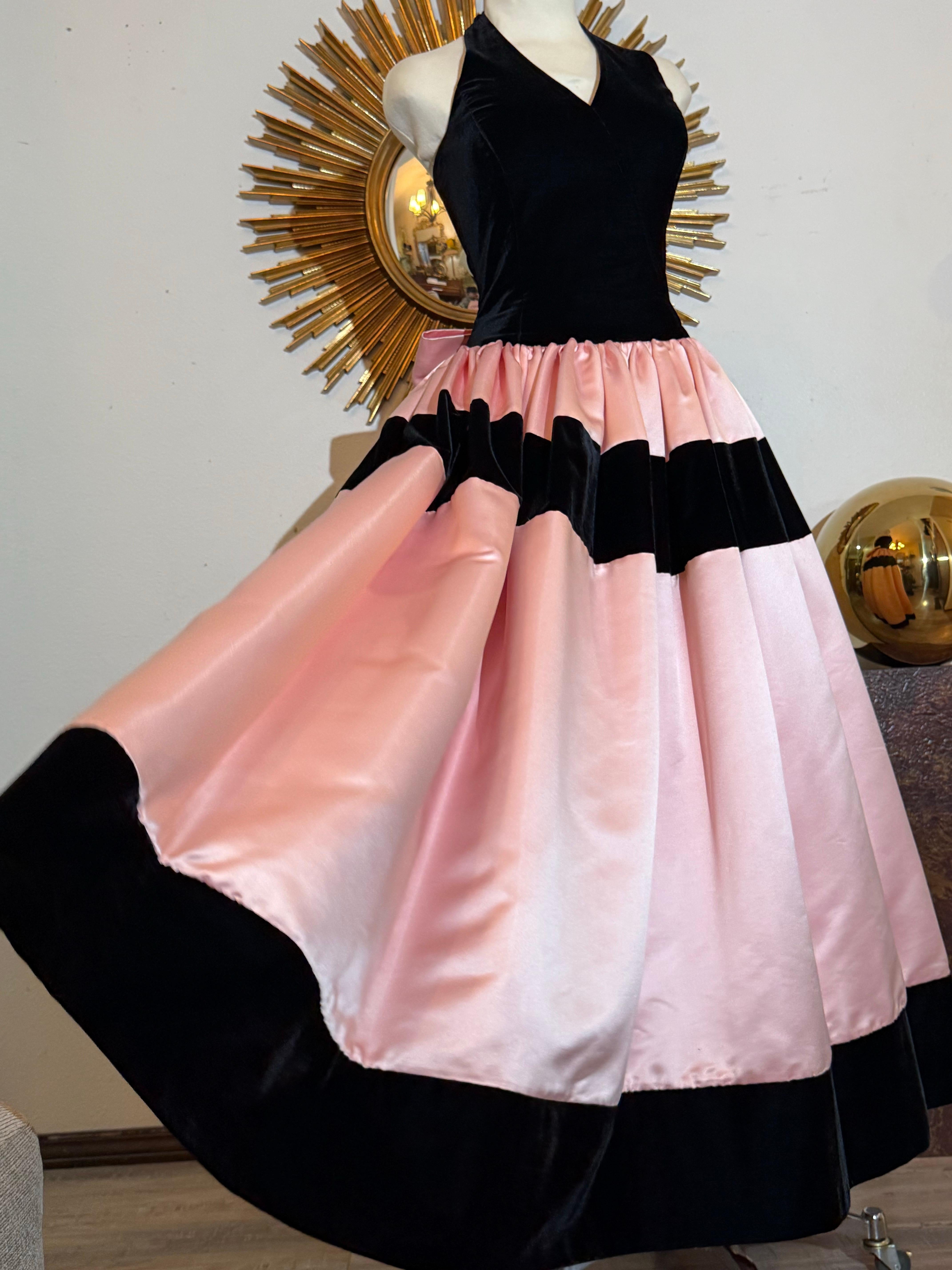 1980er Escada Couture Rosa Satin & Samt Halter Ballkleid w Orig Underskirting Damen im Angebot