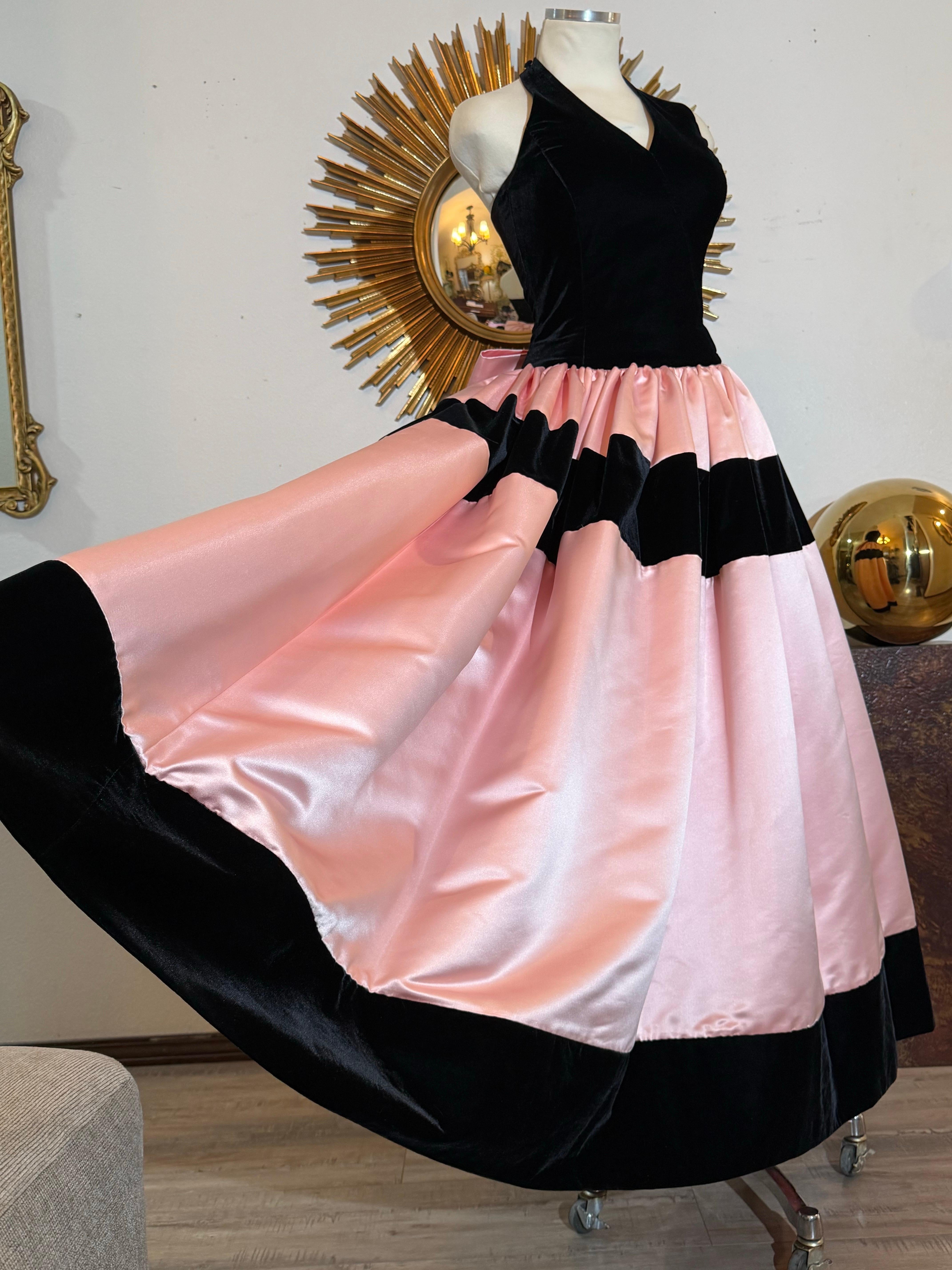 1980er Escada Couture Rosa Satin & Samt Halter Ballkleid w Orig Underskirting im Angebot 4