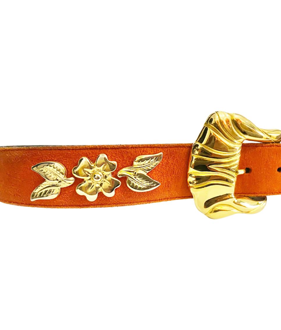 1980 Escada Lobster Red Suede Gold Buckle Belt Unisexe en vente