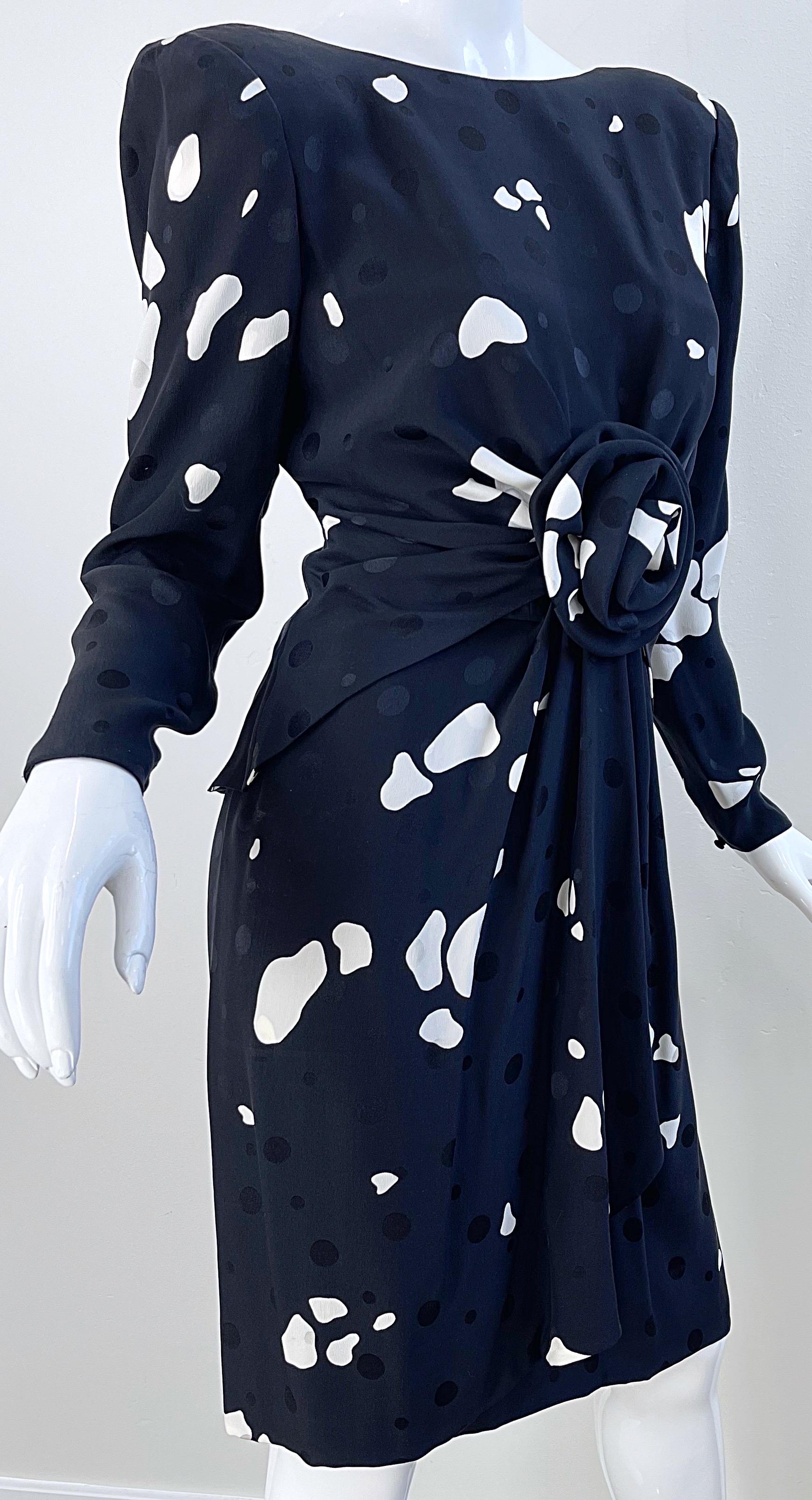 1980s Estevez Size 6 / 8 Black and White Abstract Print Vintage 80s Silk Dress For Sale 8